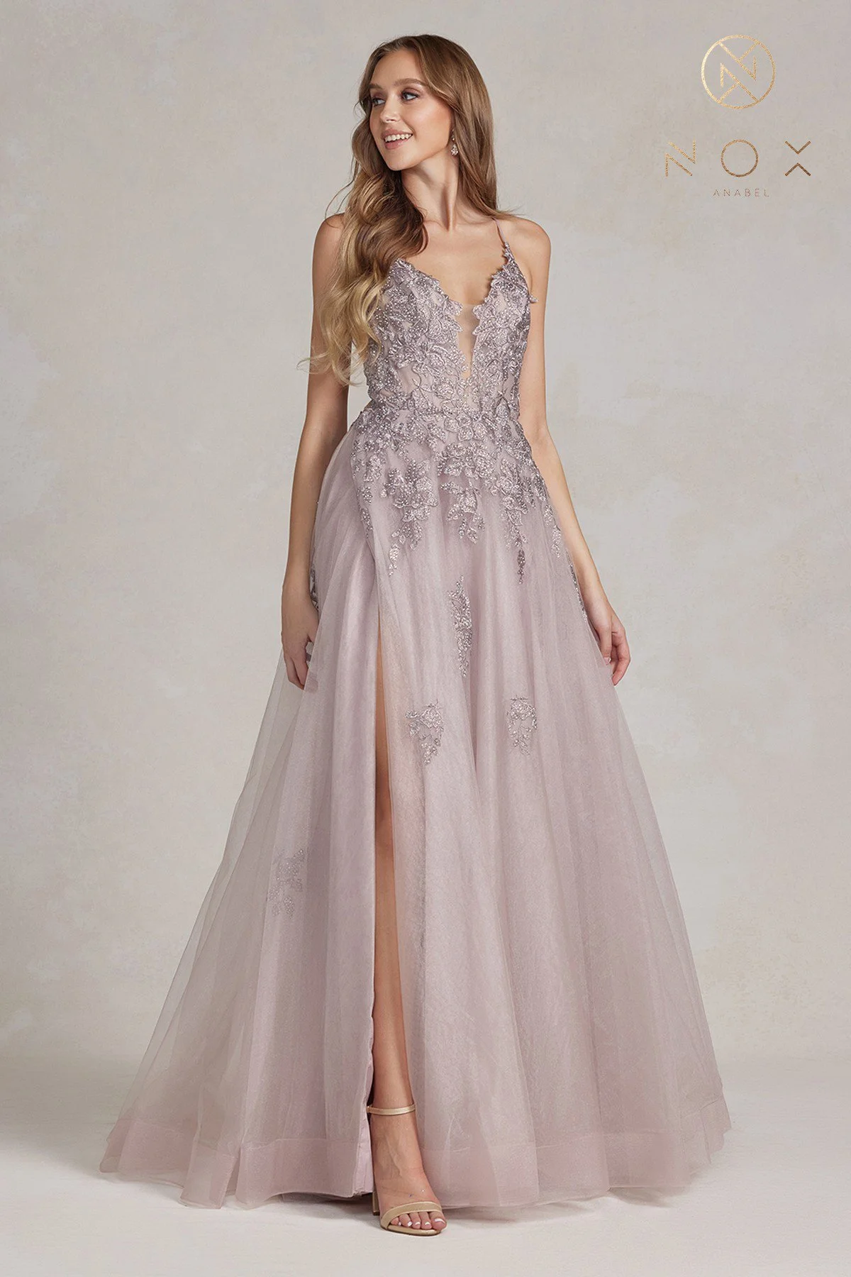 Stunning Mauve Prom Dress - Stand Out with Classic Elegance and Grace!