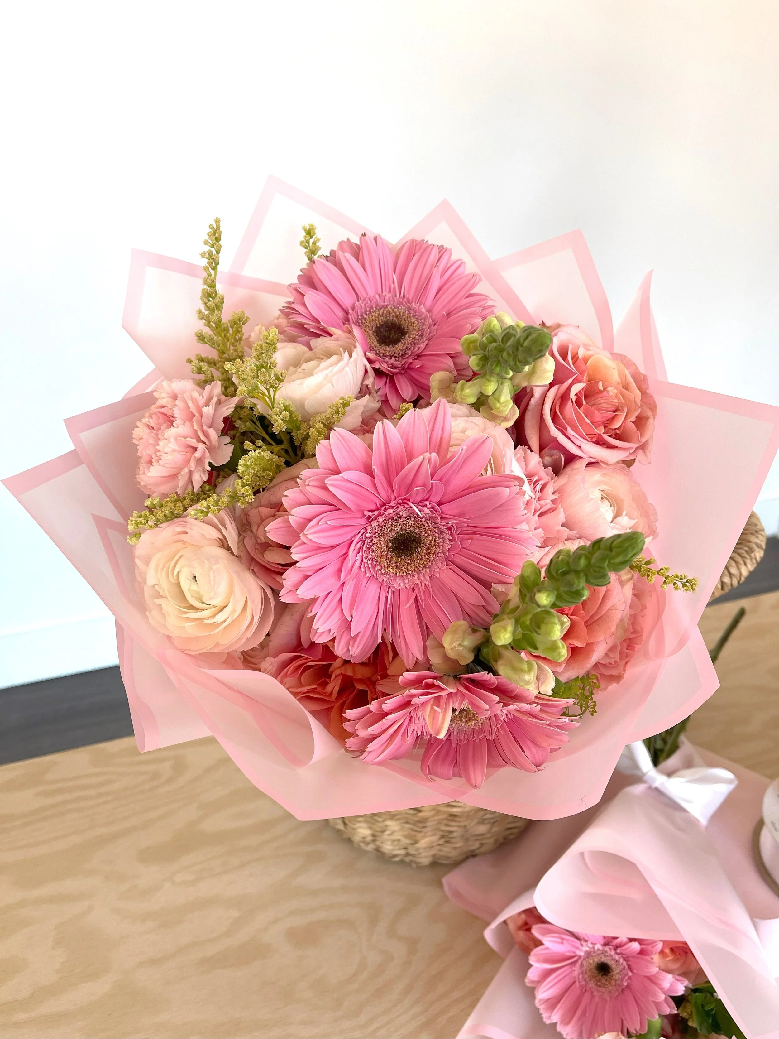 Shades of pink floral valentine bouquet, serving loudoun county and fairfax county virginia, sterling virginia, herndon virginia, reston virginia.