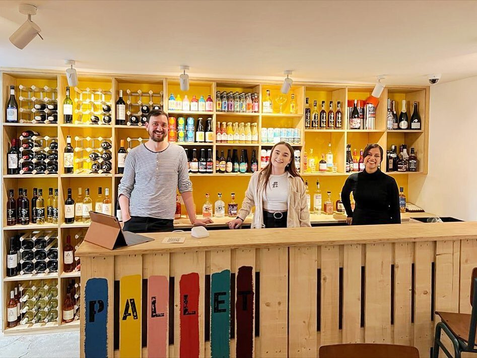 If you don&rsquo;t already know, we launched a new bar in stowmarket&hellip; loving the new venture which mixes locally sourced drinks with local artwork &hellip; please do spread the word!!! Join us online: @palletbarstowmarket and in person at The 