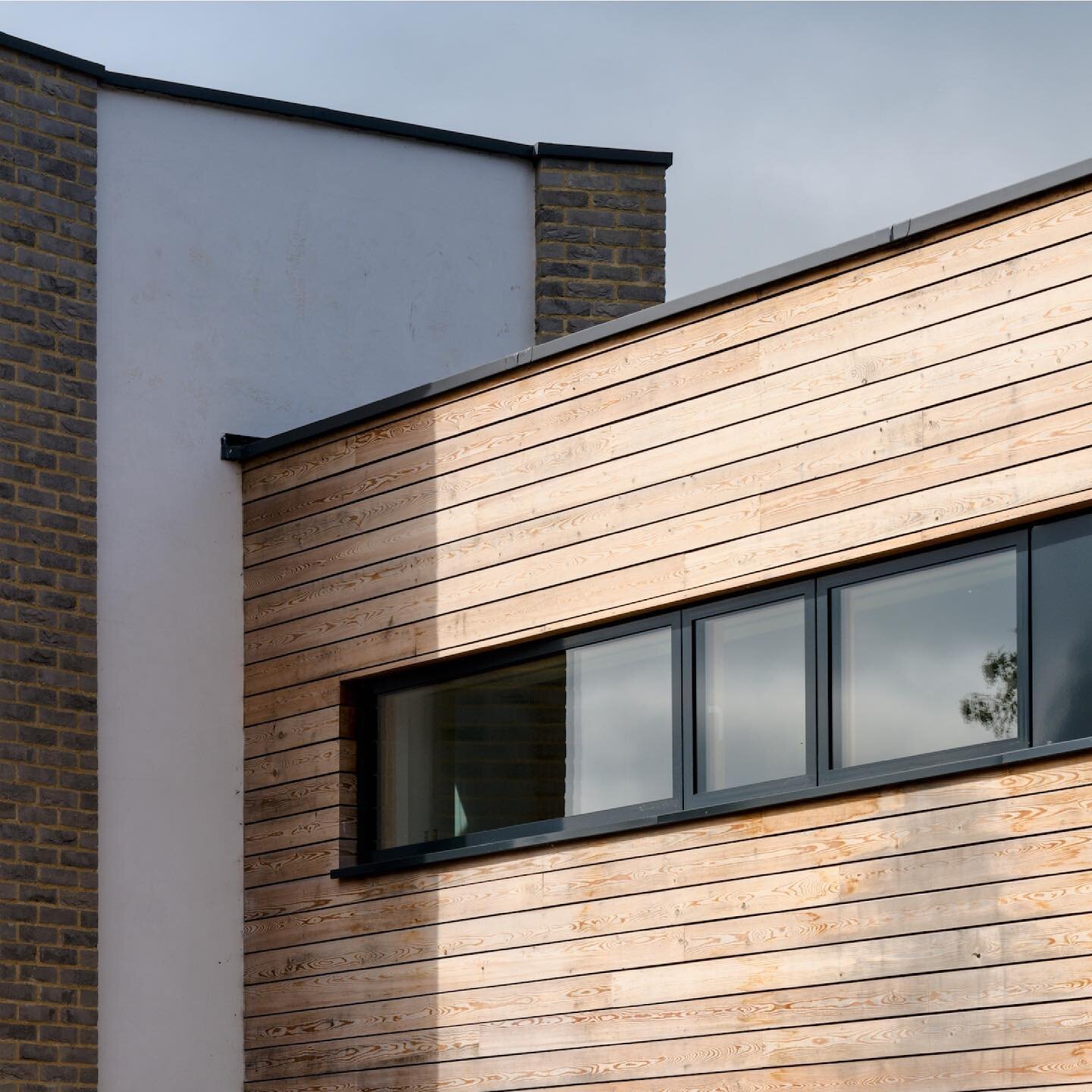 Residential, Extension - Cross Maltings Folly, Hadleigh, Suffolk.
Contractor: M Chisnall&rsquo;s &amp; Sons
Landscaping: @arealandscapearchitects 
Photography: @timothysoarphotographer 

View the project on our website for more details and photos. Fi