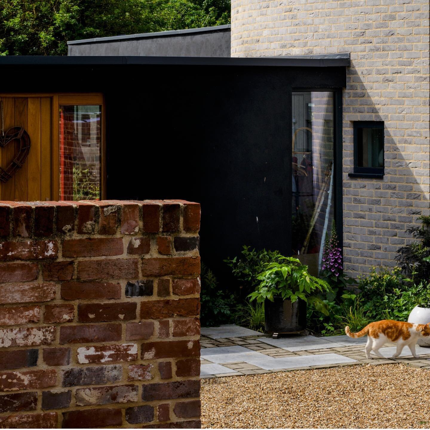 Residential, Extension - Cross Maltings Folly, Hadleigh, Suffolk.
Contractor: M Chisnall&rsquo;s &amp; Sons
Landscaping: @arealandscapearchitects 
Photography: @timothysoarphotographer 

View the project on our website for more details and photos. Fi