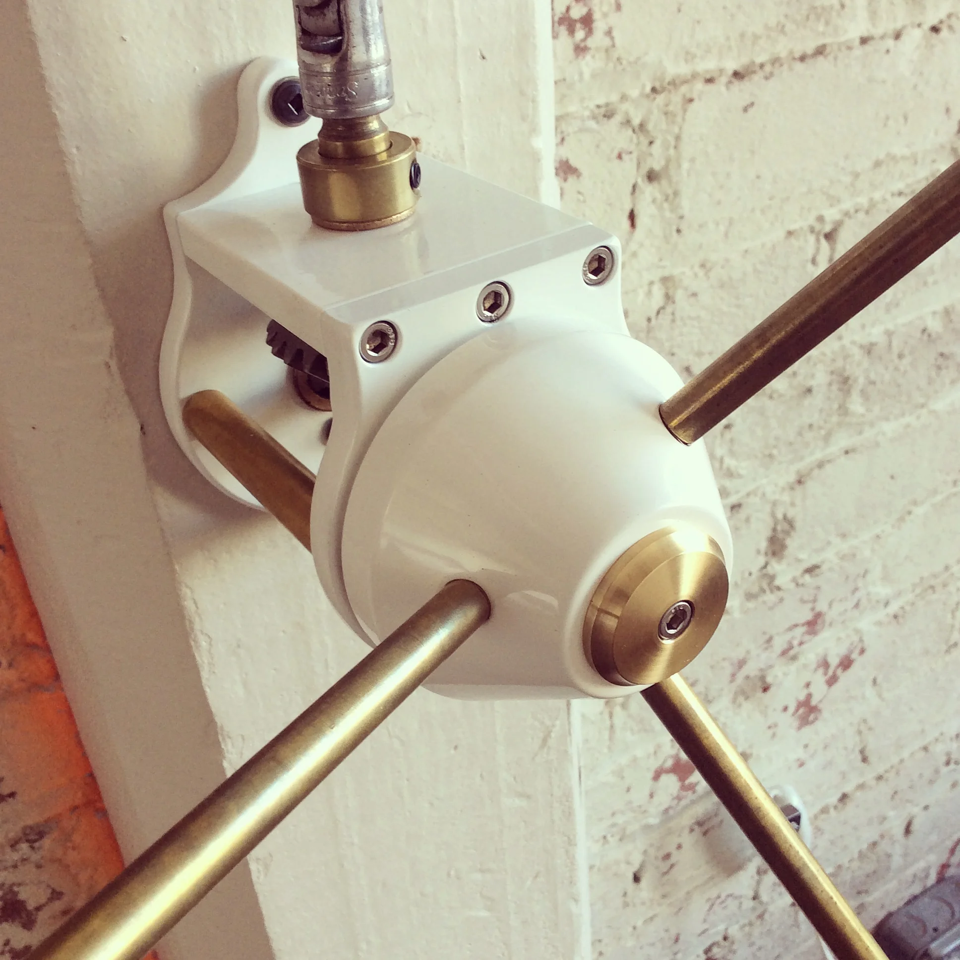  Hand crank for wall mounted scissor lamp. 