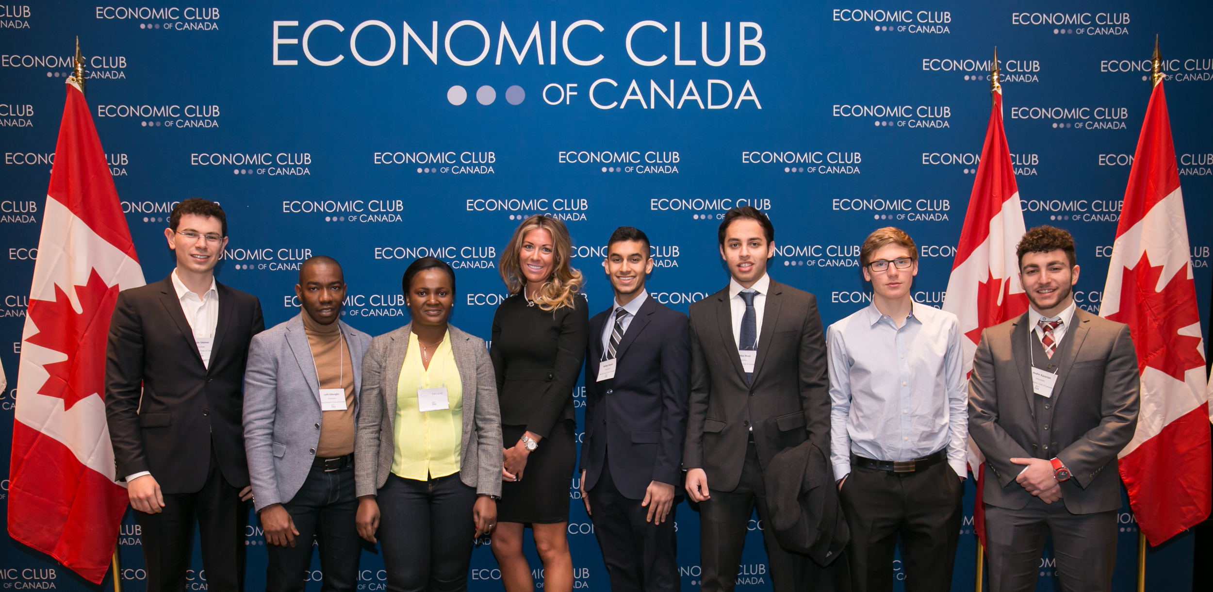 EC volunteers at economic outlook 2016 