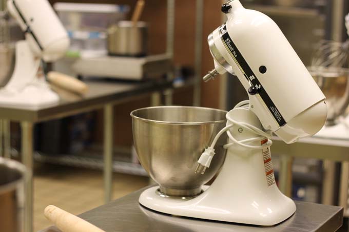 BREAKING DOWN THE BASICS. A wide selection of single session classes are available. Ranging from classic techniques such as Knife Skills or Stocks & Sauces to cuisine specific classes like Mexican Street Food or Hearty Soups. These hands-on workshops are designed to broaden the culinary horizons of any at-home chef. Classes are taught by Dave Swanson and teaching assistant, Therese Thompson. Advanced reservations are required to attend. 