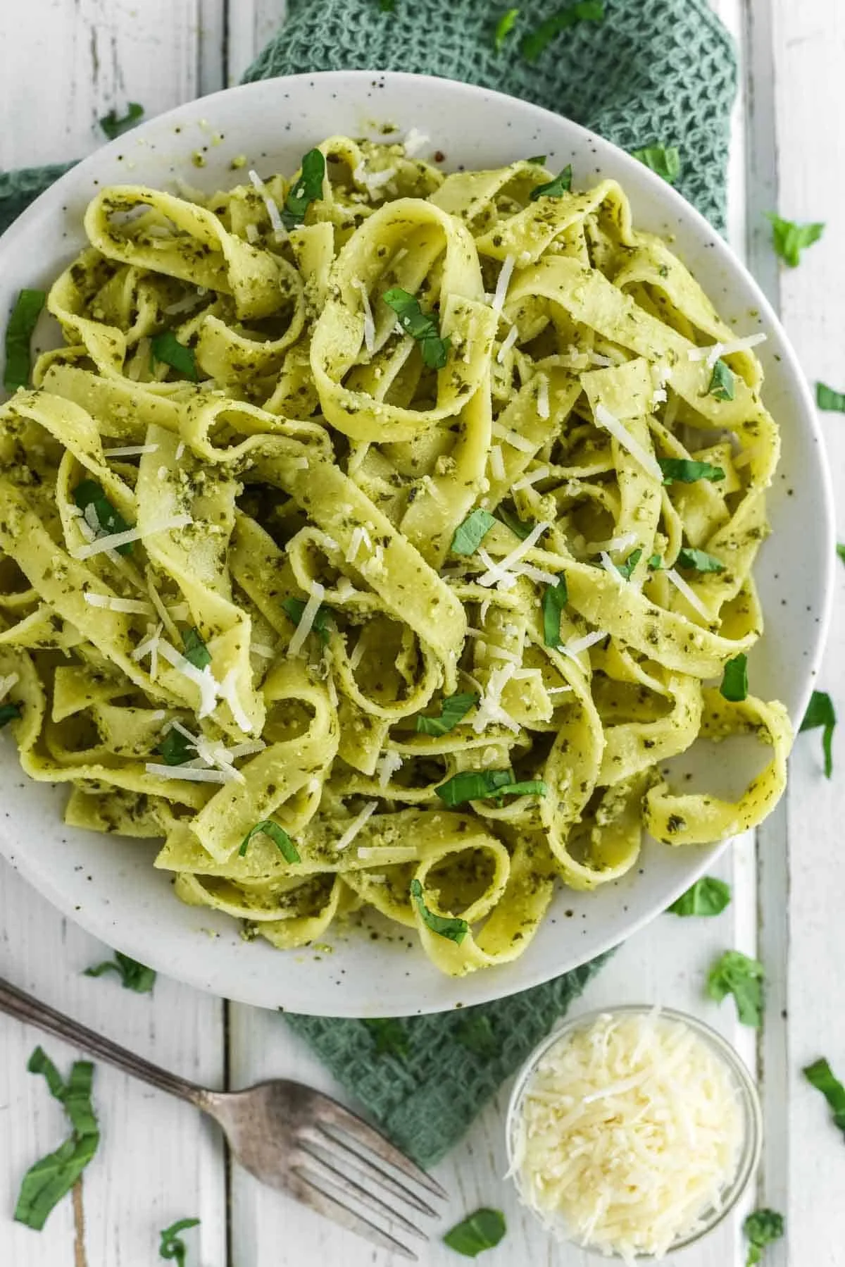 tagliatelle-pesto-1.jpeg