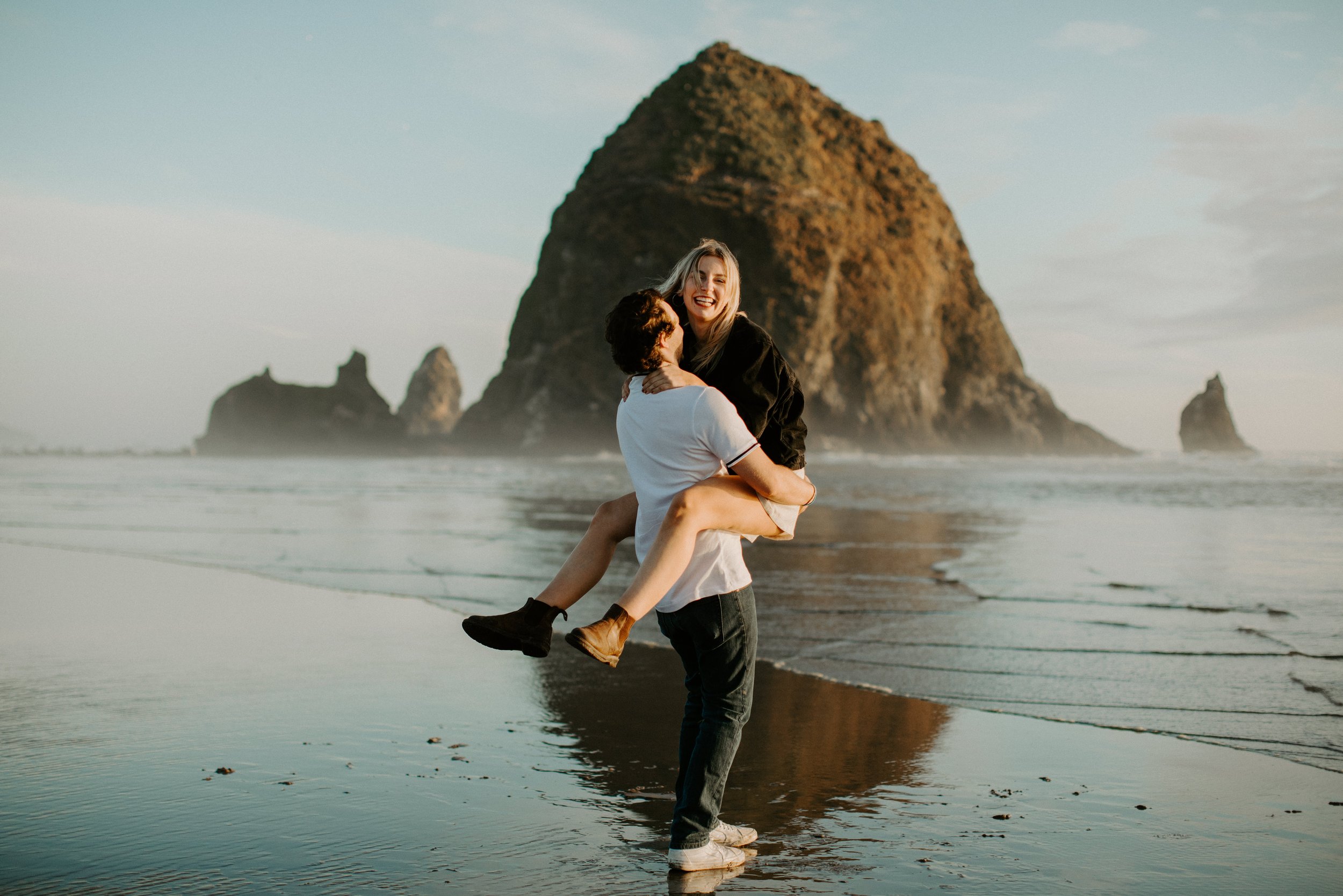 Cannon-Beach-Oregon-Engagement-Session-029.jpg