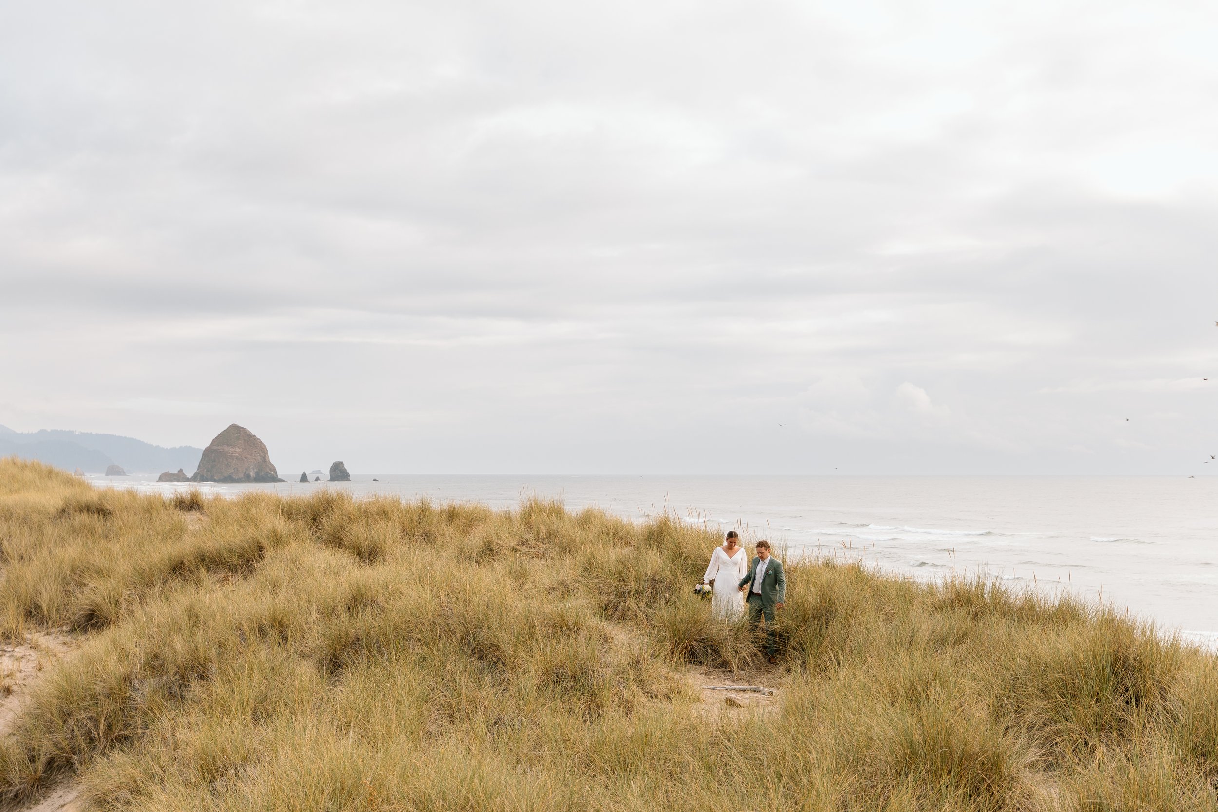 Cannon beach elopement in oregon