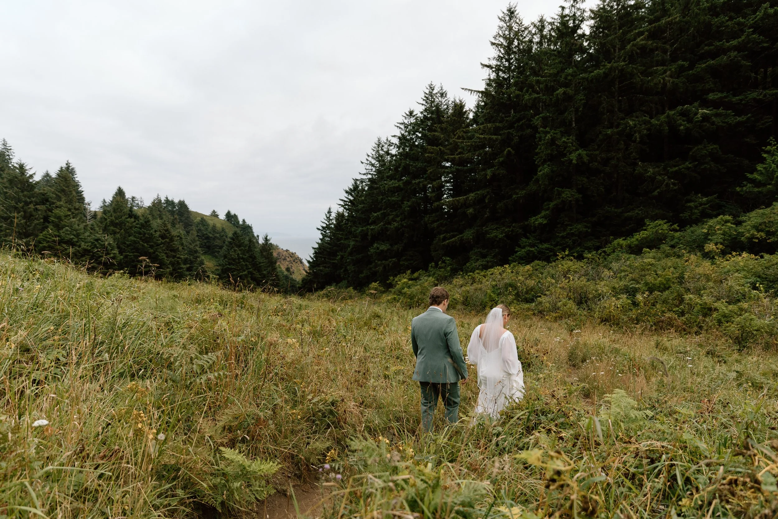 hiking to elk flats