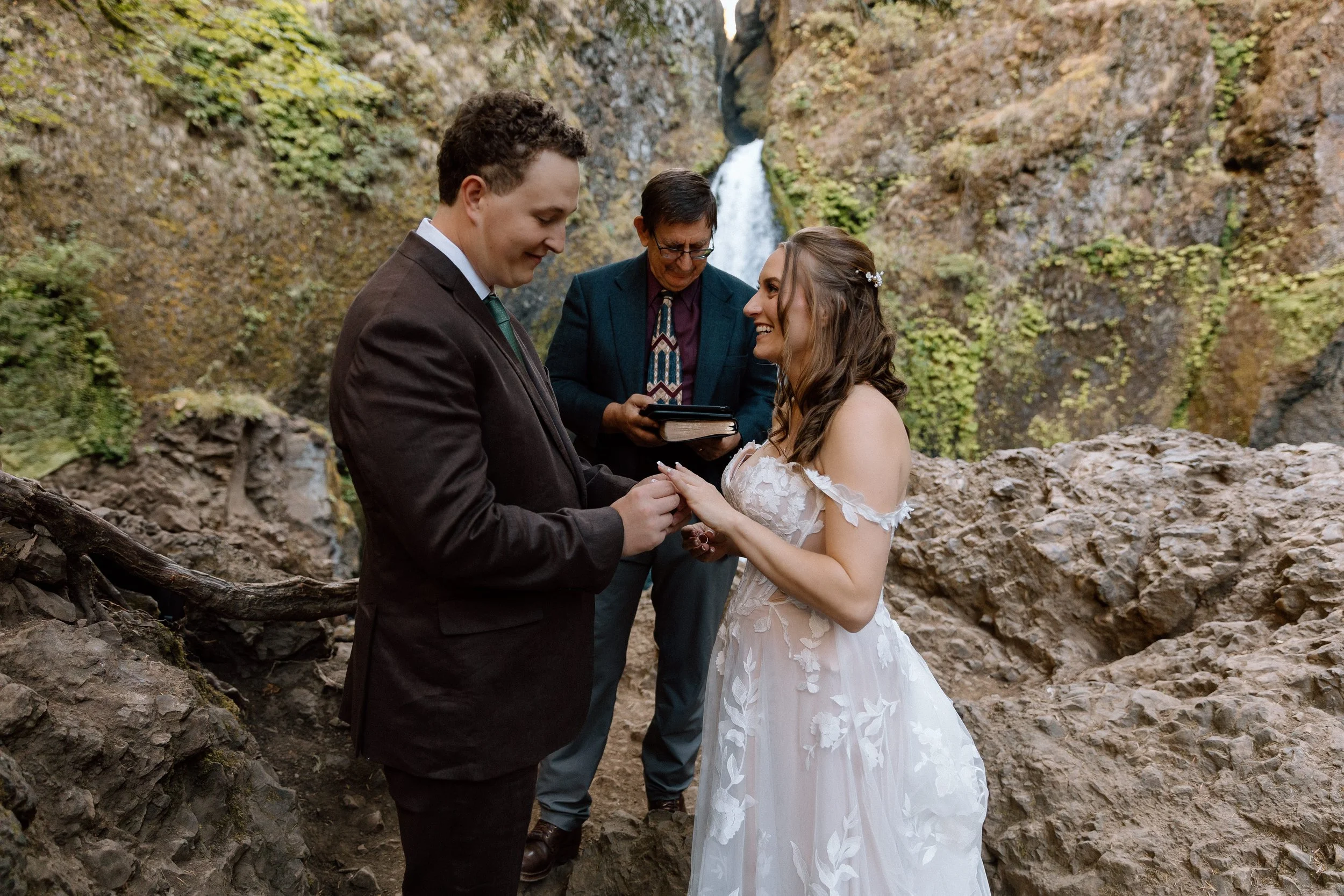 Wahclella Falls elopement