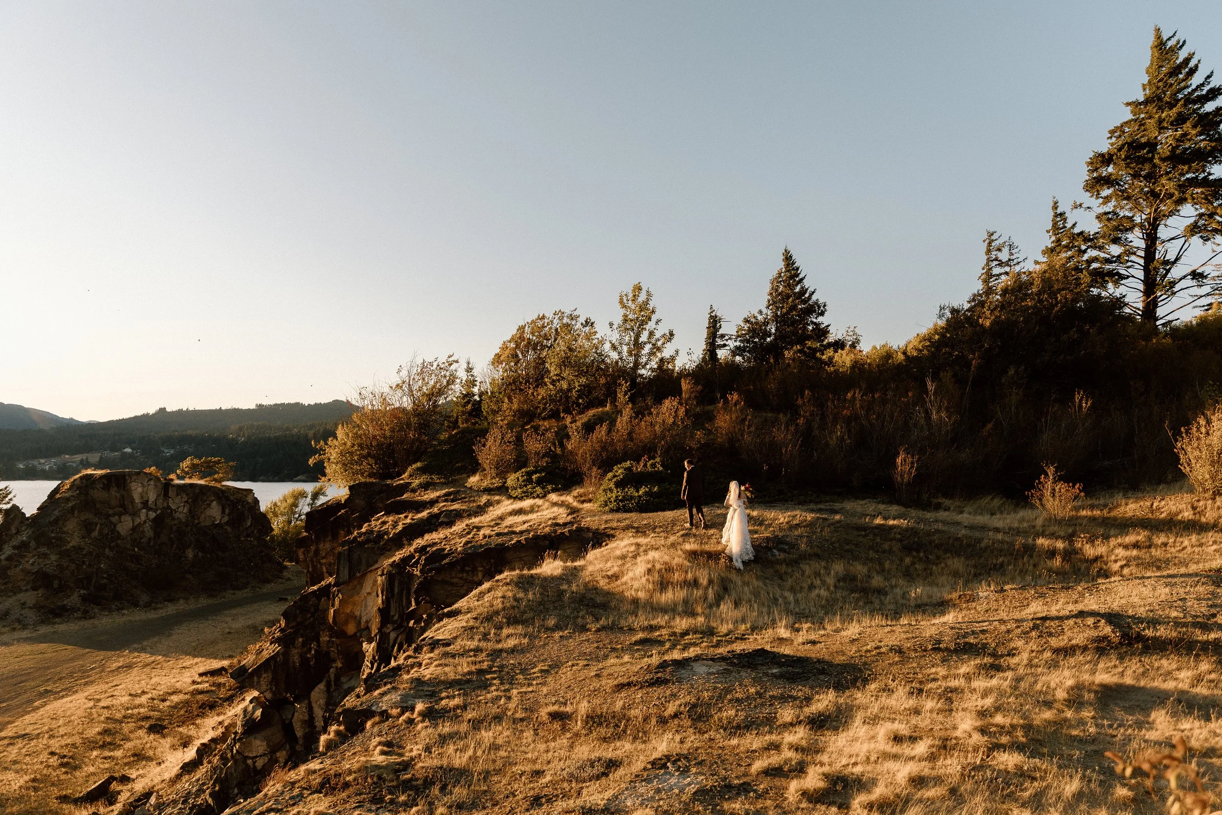 Government cover, Oregon elopement