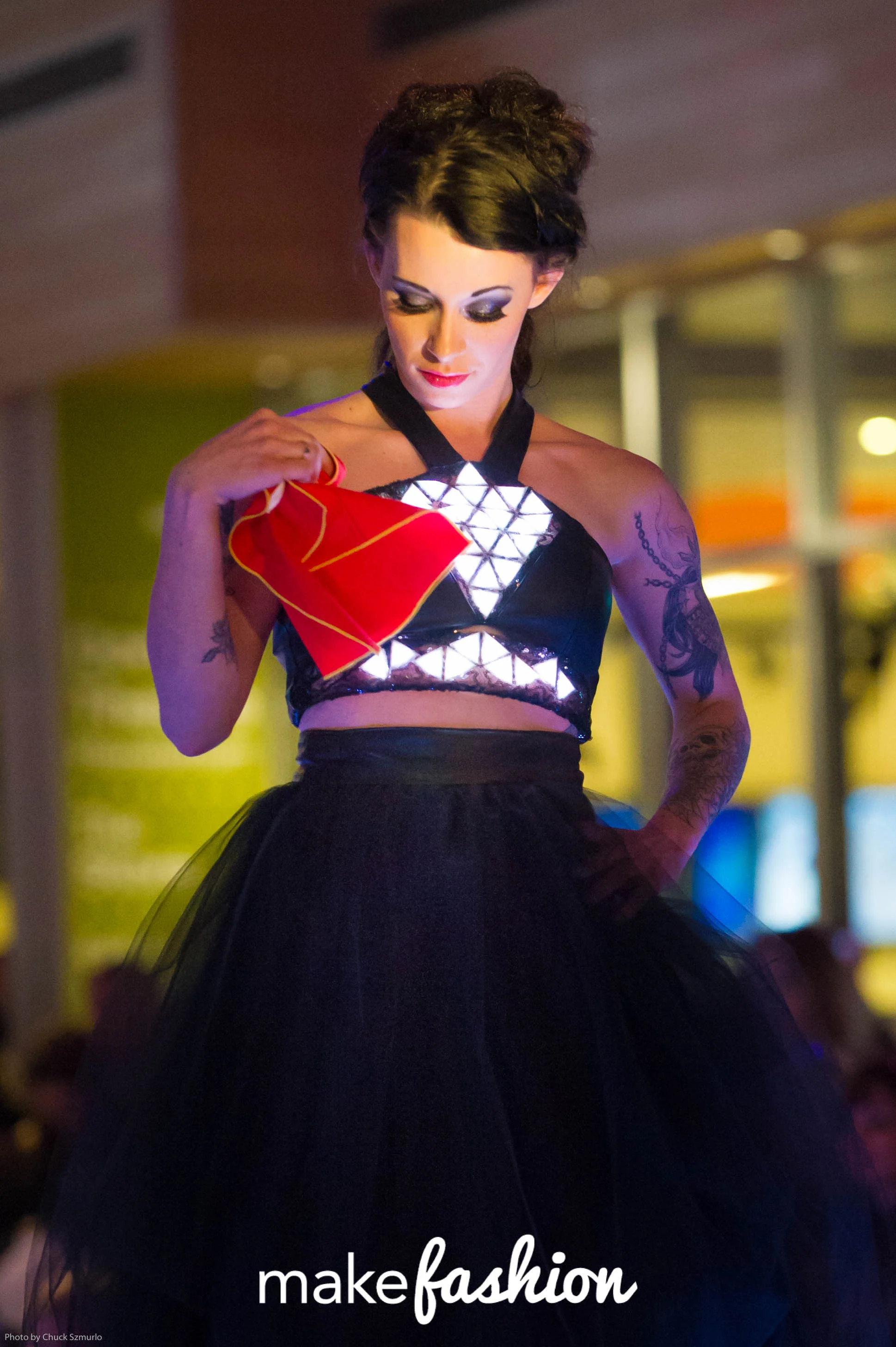 Mimic color changing dress