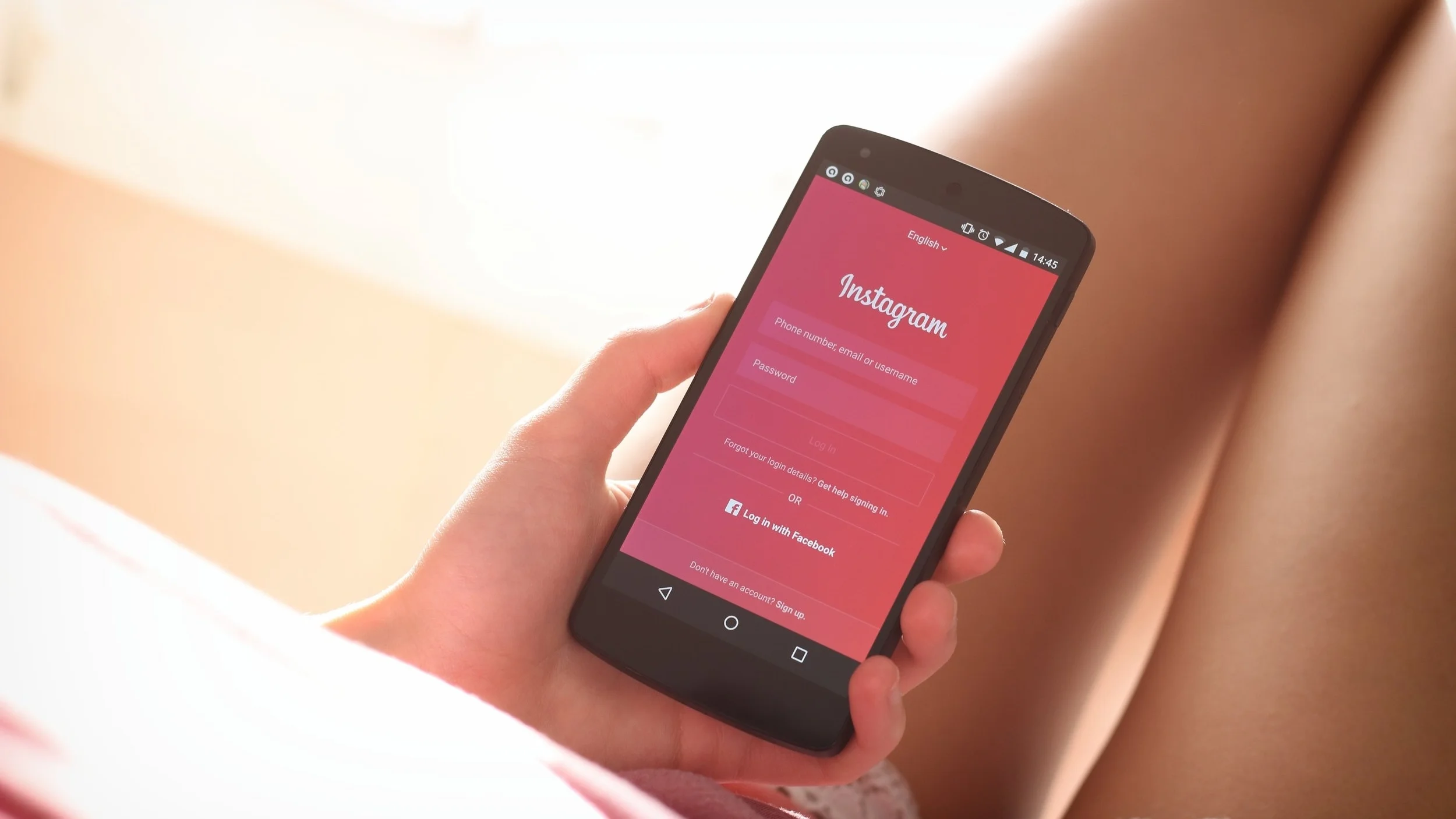 android-phone-app-blur-389734.jpg