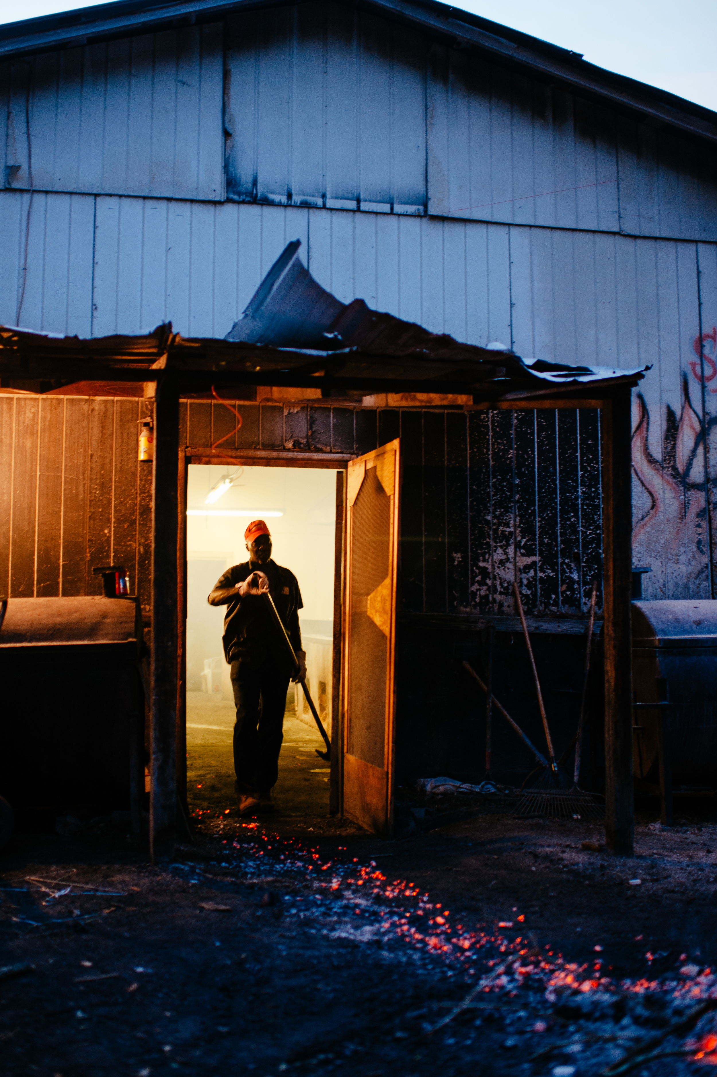 Pitmaster Rodney Scott. Photos by Denny Culbert.