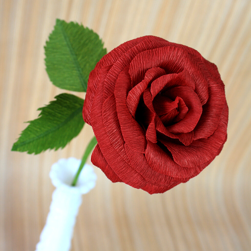 CREPE PAPER RUBY ROSE VALENTINE'S FLOWER BOUQUET — PAPERCRAFT