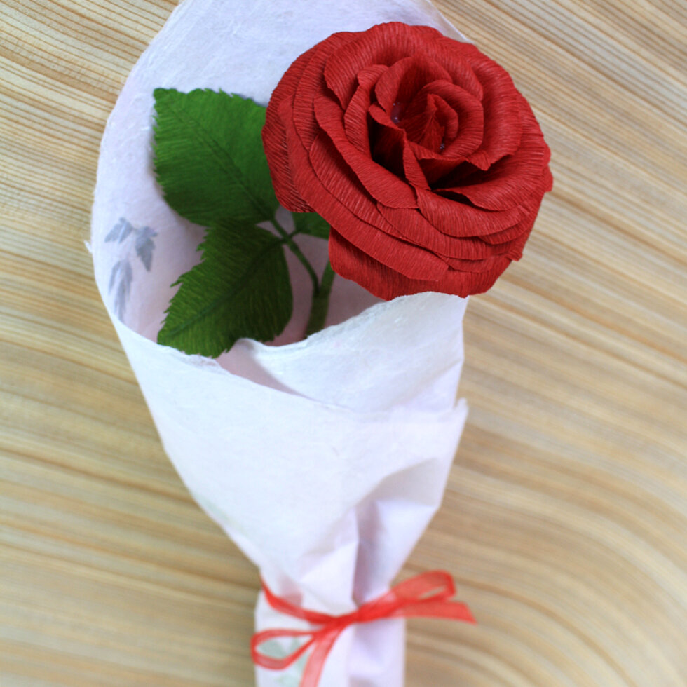 CREPE PAPER RUBY ROSE VALENTINE'S FLOWER BOUQUET — PAPERCRAFT MIRACLES LLC