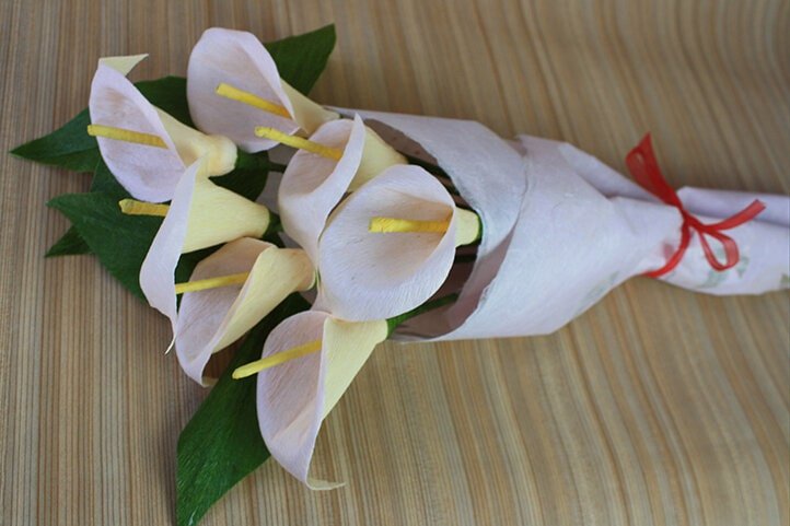 How to make Calla Lily paper flowers from crepe paper