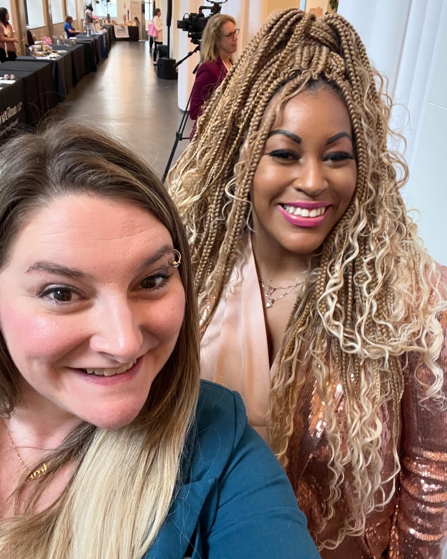Such an empowering and inspiring time yesterday at the @wearestellaco @elevatewomenssummit in #rochesterny with @ebhowardconsultingllc !

Got to meet so many amazing women like @latiavaughan @rocevents @stacykfloral @andreahollandcoaching @flossie_ha