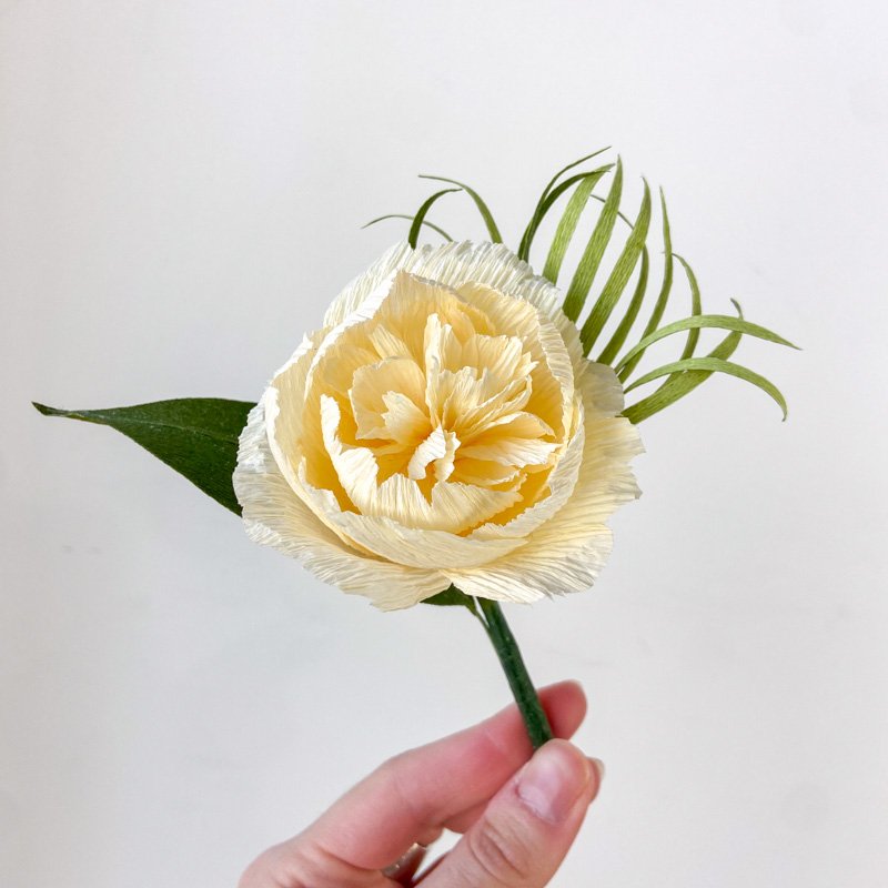 SIMPLE BOUTONNIERE