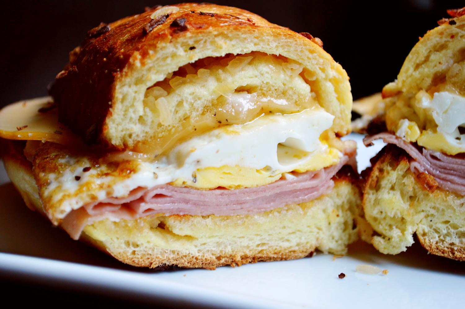 kac_food-151008-kac-breakfast-sandwich-4-1500-meta.jpg