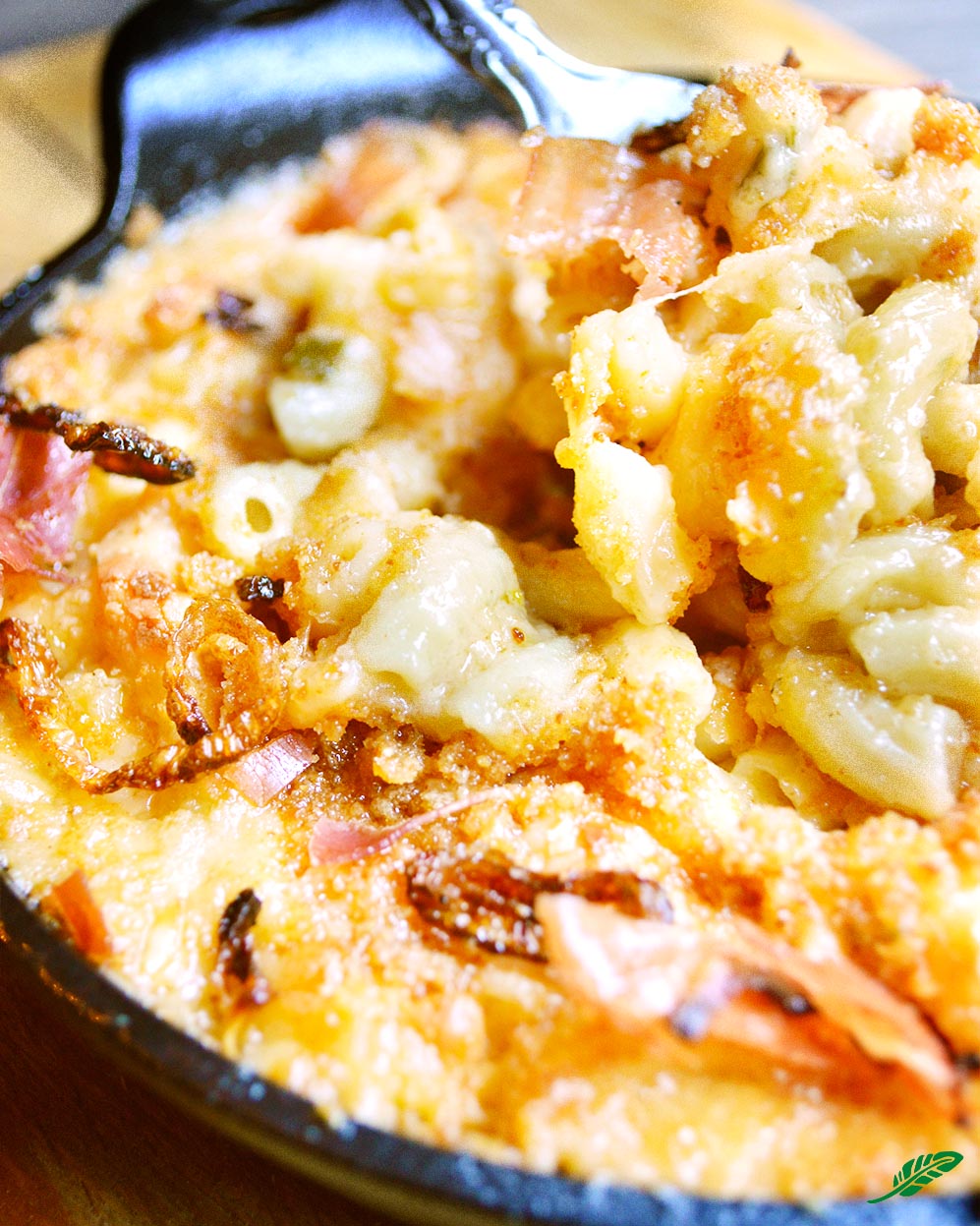 cheeskitch-170704-3-cheese-mac-cheese-shallots-prosciutto-2-1247.jpg