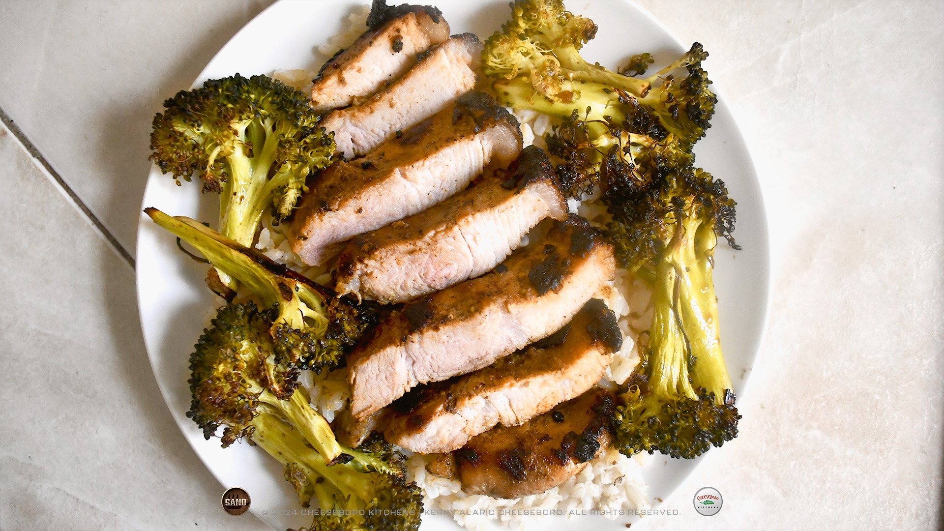cheeskitch-240116-sand-combo-beef-garden-grilled-pork-chop-with-balsamic-broccoli-top-view-1-1920-hor.jpg