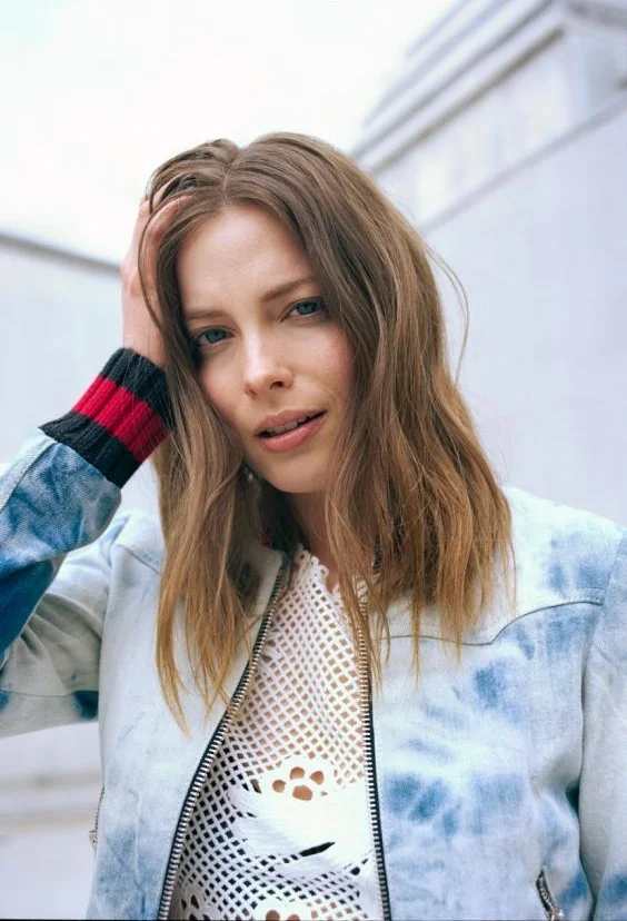 London Evening Standard/ Gillian Jacobs/ Columbine Goldsmith