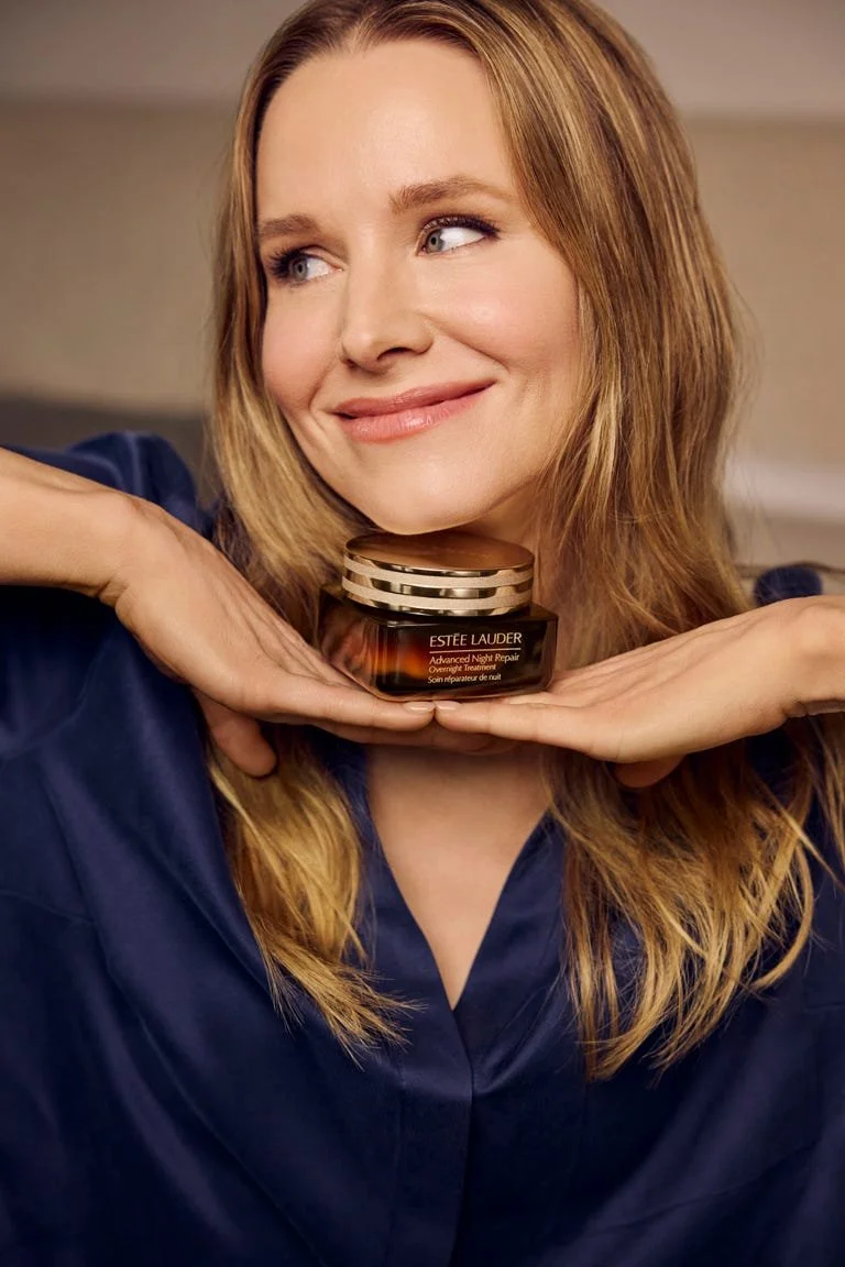 under-embargo-until-3-24-kristen-bell-discovers-beauty-sleep-dupe-in-new-este-e-lauder-campaign-3-67dad737e5135-1595388666.jpg