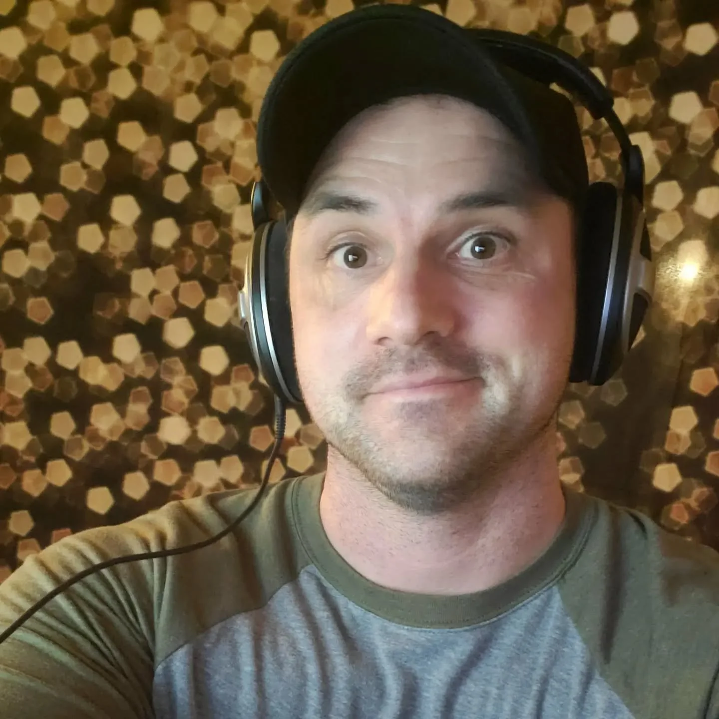 This is a picture of my face. Now that you've had enough of that, go check out @wisecrackingblondeshow to hear my voice on the newest episode where I get tested on 2000's trivia. Let's just say I know a thing or two about a thing or two. ;-) 

@wisec