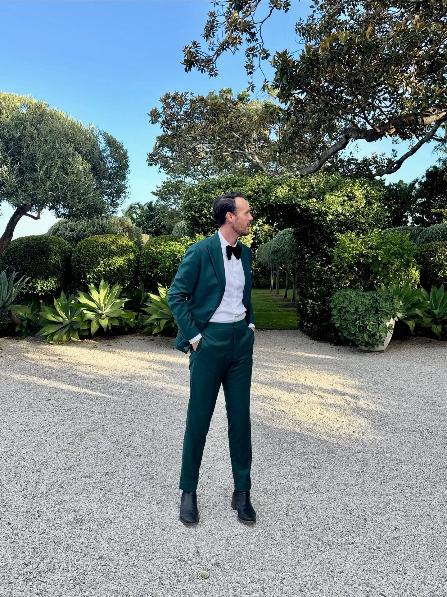 On Thursday&rsquo;s we wear green! Lots of kind comments about this suit yesterday&hellip;it continues to be a hit!🤵🏻&zwj;♂️