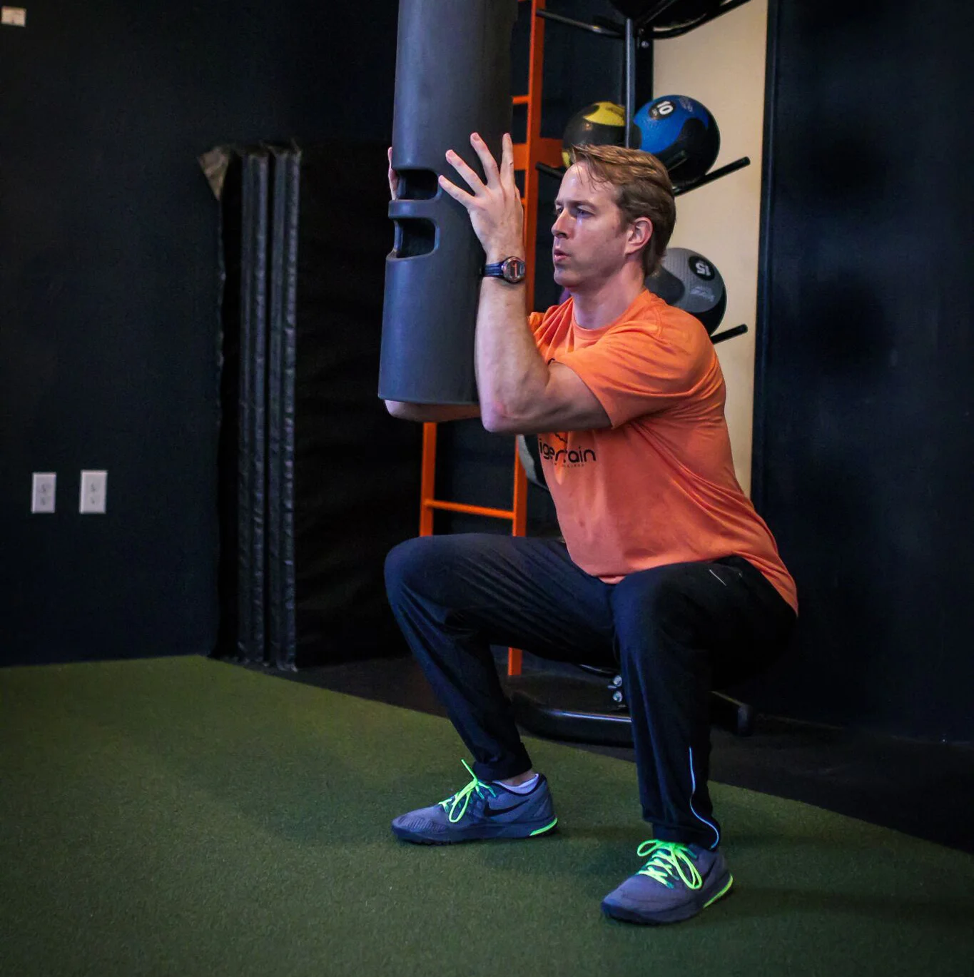 Vipr_pose.jpg