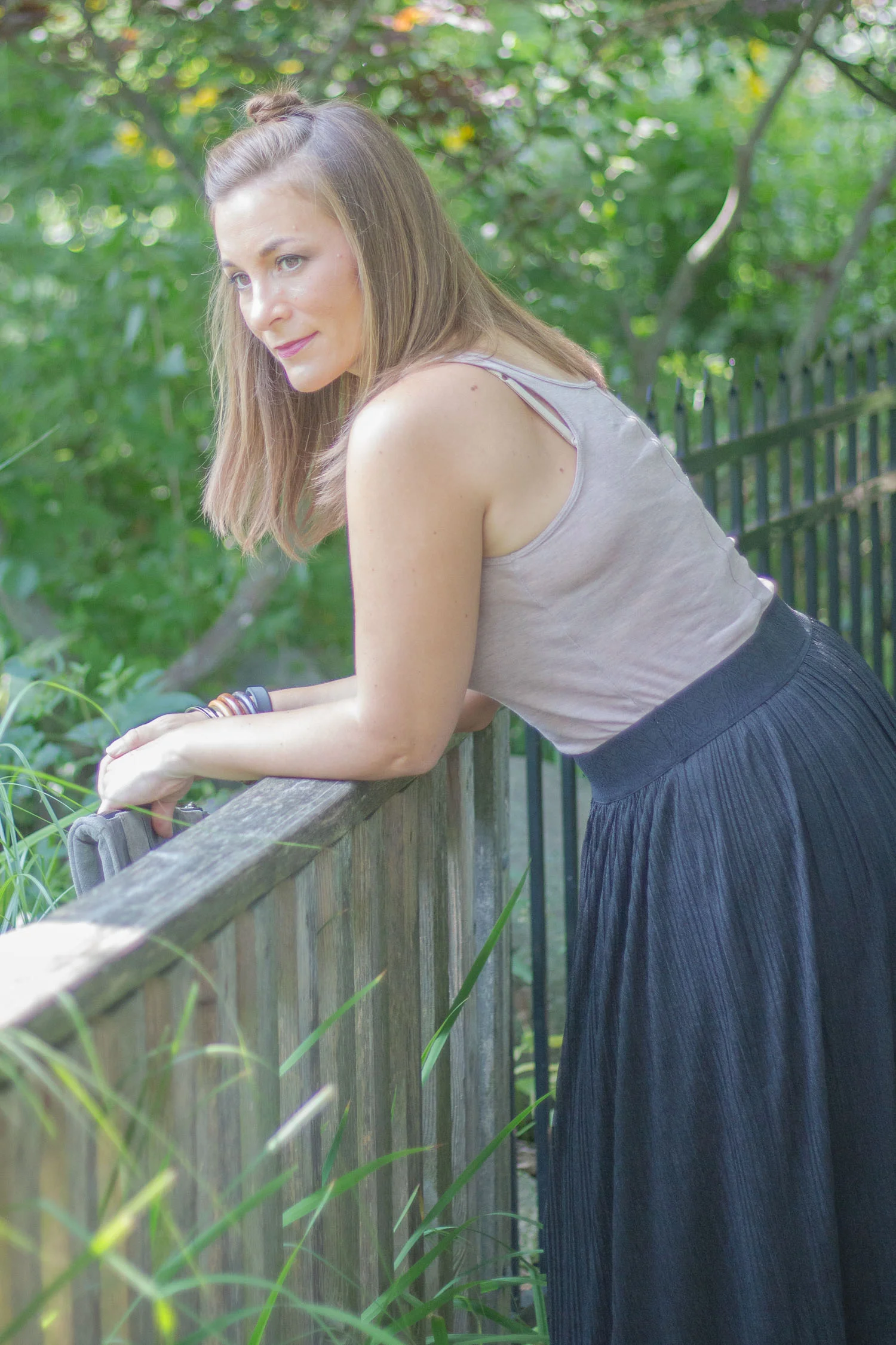 black-pleated-skirt-outfit.jpg