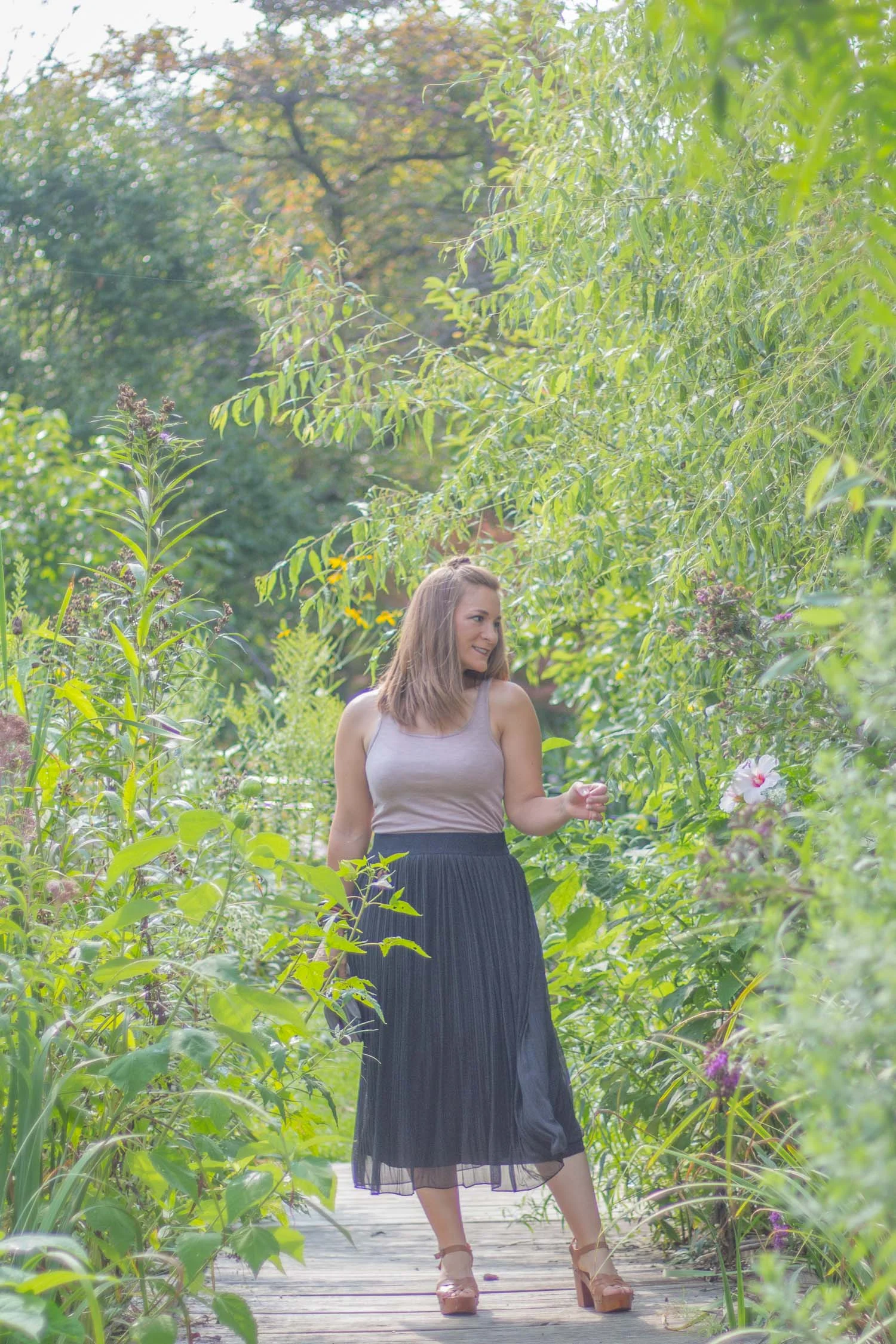 pleated-skirt-outfit.jpg