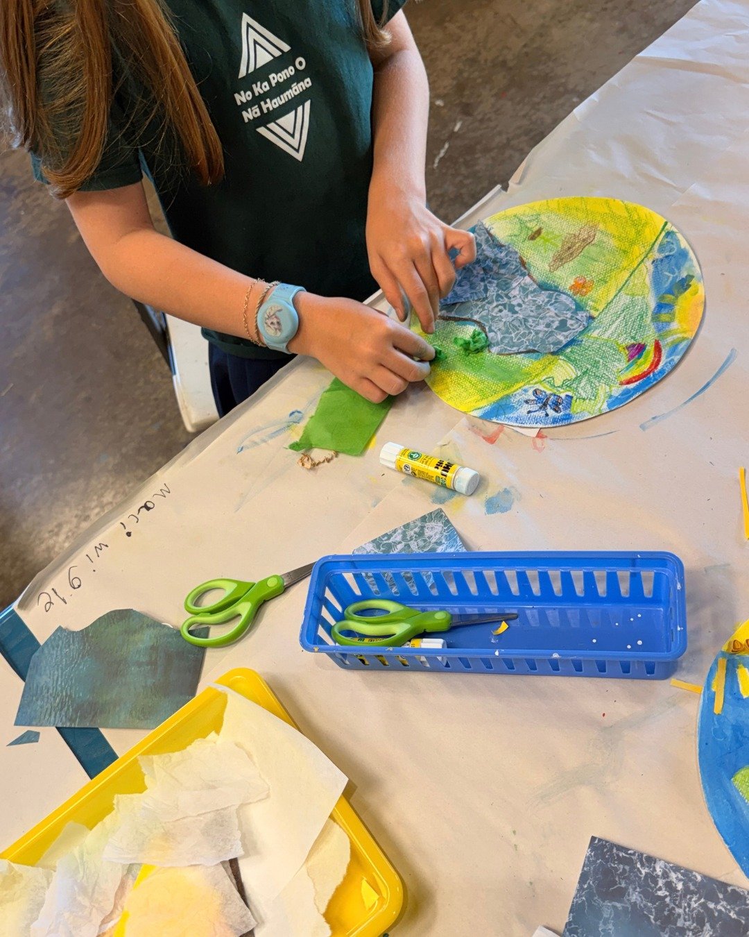 🌿 Learning, creating, and connecting with our island home

This year, the Hui&rsquo;s field trips are taking students' imagination beyond the studio and into the natural world as part of Year of Our Coastal Kuleana.

Through our new partnership with