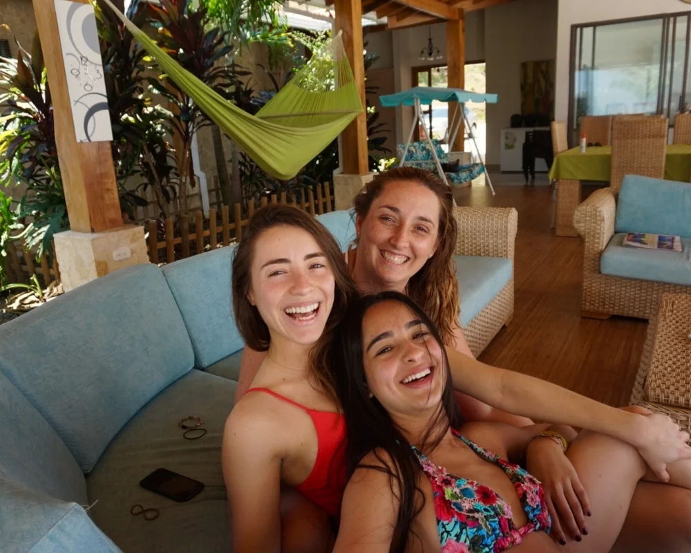 My cousin Laura and Manuela 