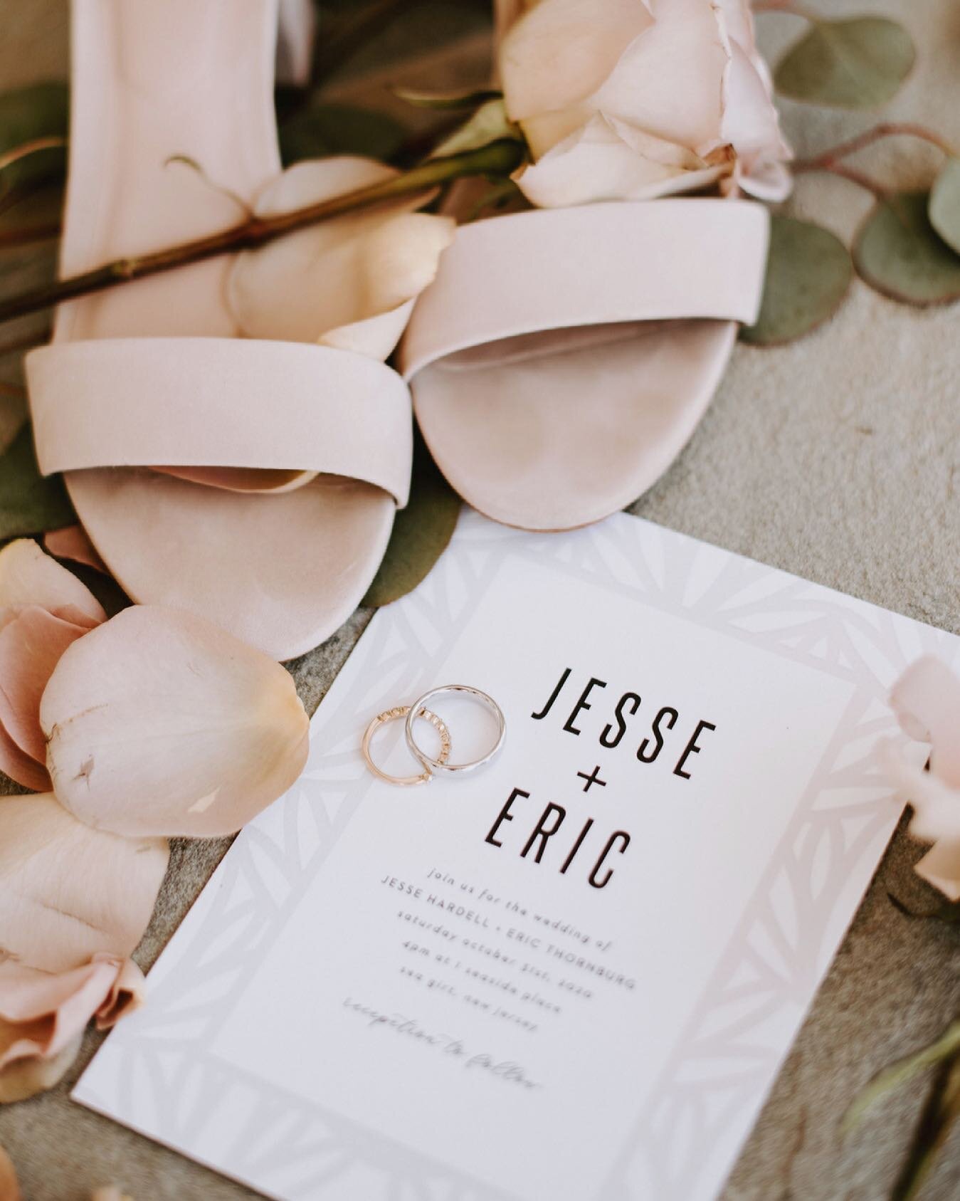 Fonts and colors and prints, oh my! With invitation styles galore, we can help you nail down your wedding branding and recommend a vendor partner for all of your printing. #evjservices #weddingplanning #evjweddingco 💗