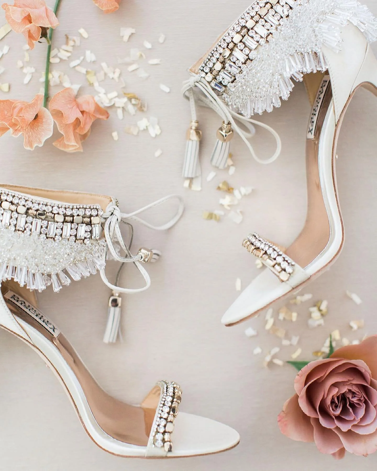 Bridal details ~ Something old, something new, somethings sparkly and high heeled too!
🤍🤍🤍
