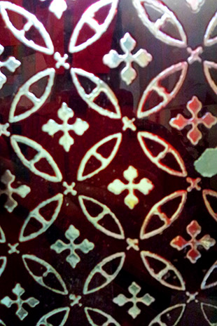 Red glass sandblasted continuous pattern