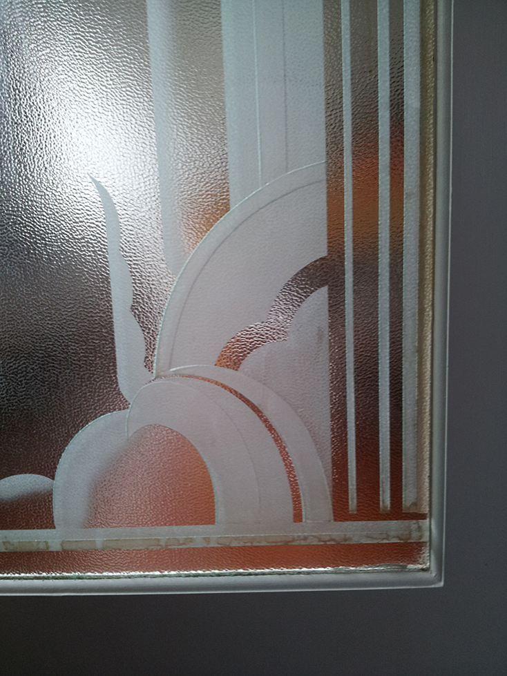 Art Deco corner boarder design sandblasted onto glass 