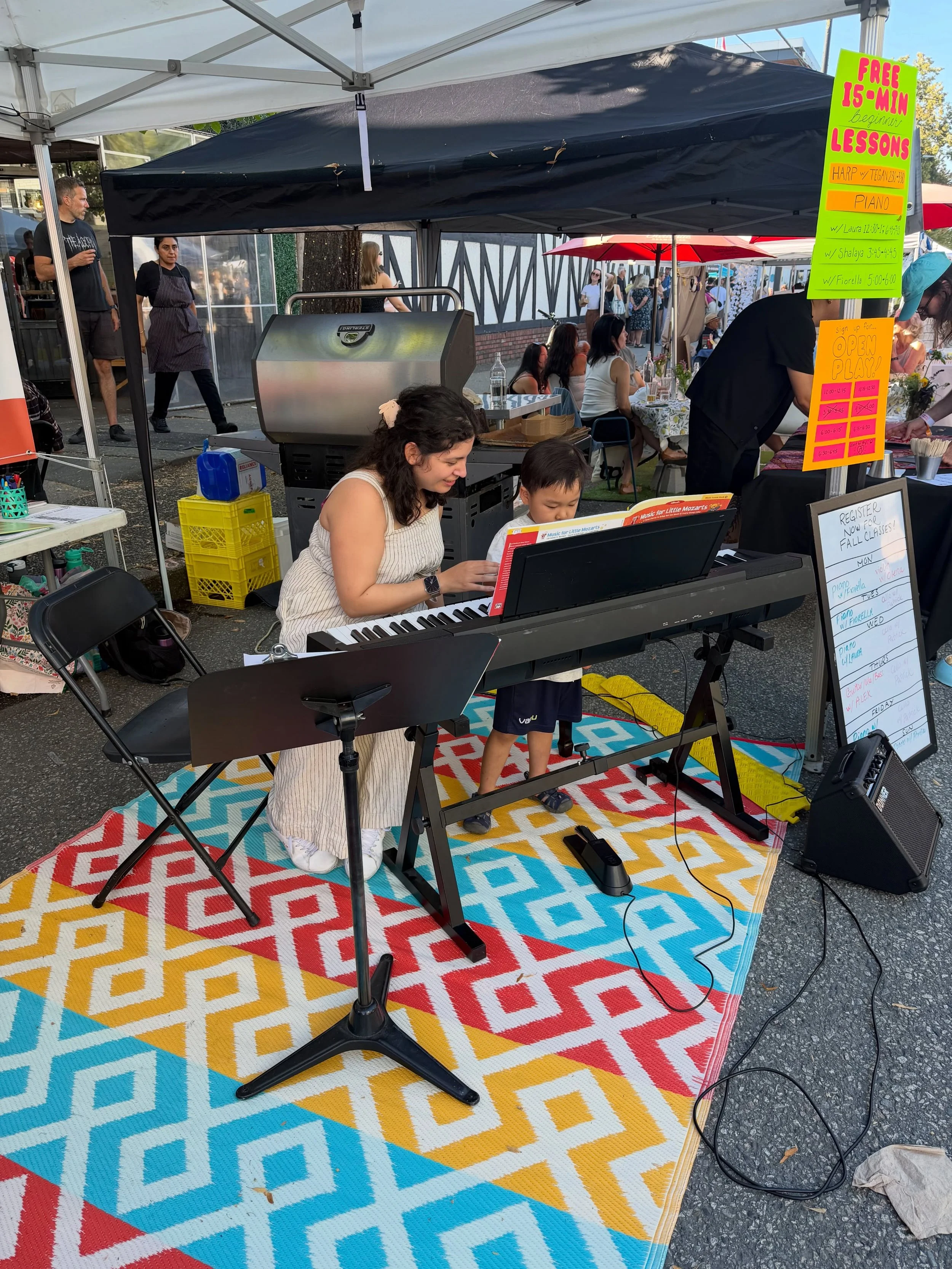 🎹 One week since our free 15 minute piano lessons tent at #pleasantday Fest!  Shout out to Fiorella, Shalaya, and Laura for their sharing their teaching talent with such enthusiasm ✨ Registration now officially open for Fall lessons! 😃 @fi_fio_fior
