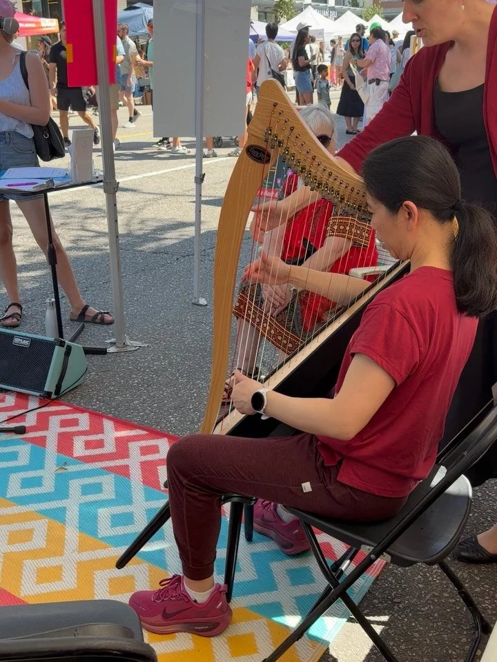 🪉 🎶 Our free 15 minute harp lessons with Tegan Noiseux were quite a hot commodity at #pleasantday fest last weekend! 😇 Thanks to all who stopped by and especially to Tegan for angelically offering her time to spread the joy of glissandos with ever