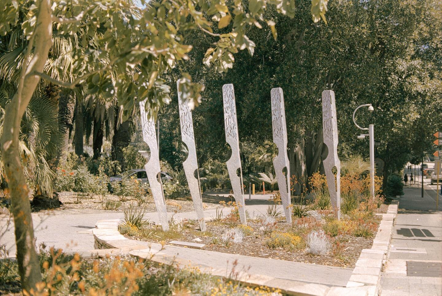 I don&rsquo;t know if I&rsquo;ve ever shared this before but my city has a set of five dip nibs as an artwork. 

They are called &ldquo;Memory Markers&rdquo; by Anne Neil and represent early-ish colonial stories of the gardens where they are.

We als