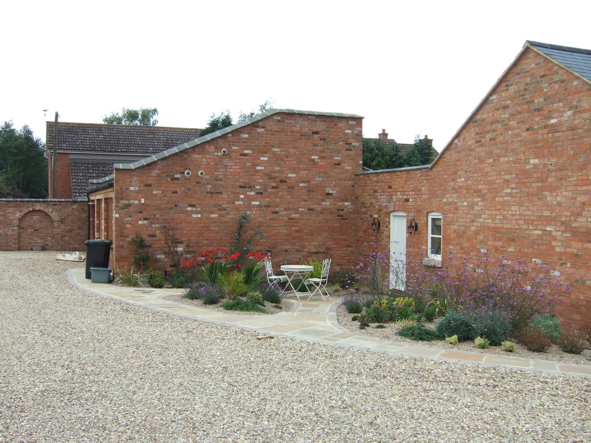 bruntingthorpe-manor-side-garden-area.jpg