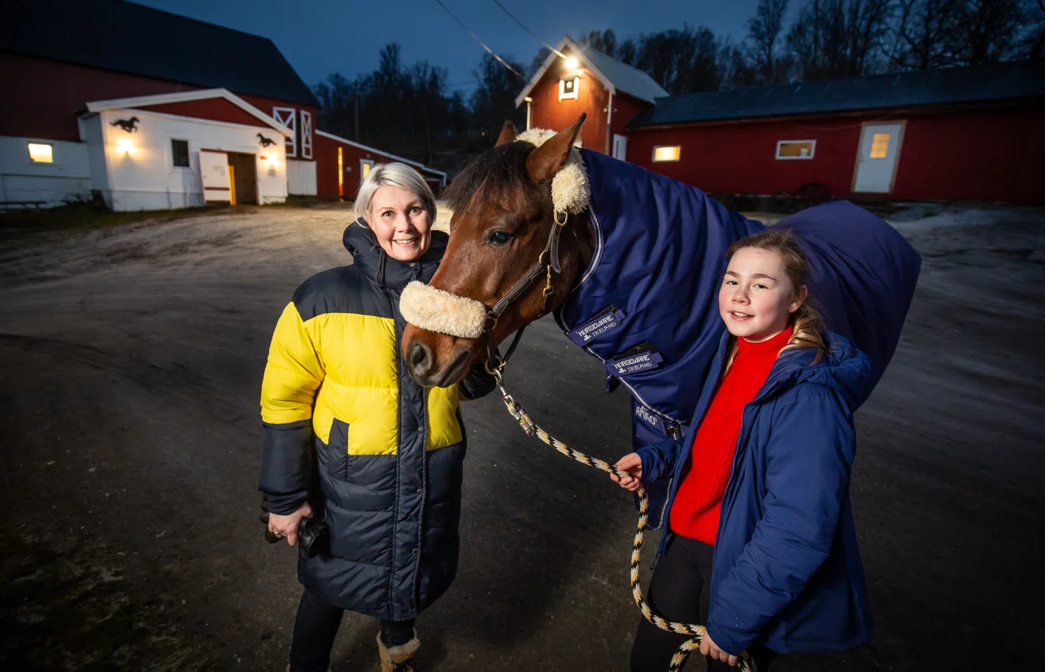 - GLEDE: Mamma Anne Grete synes det er fint å se gleden hestene og rideskolen gir datteren Annika.
