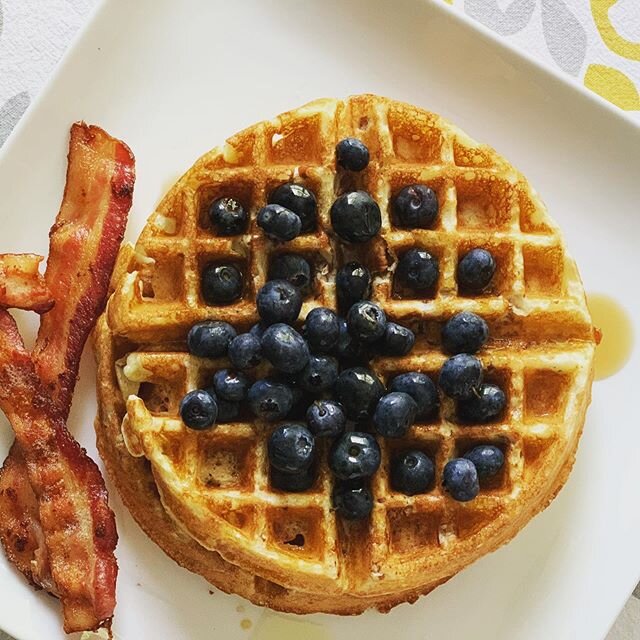 We ❤️ this #sourdough #waffles recipe ❣️ and a great weekend breakfast 😋. Share your best sourdough recipes with me. Thanks to @homemadefoodjunkie for this recipe.