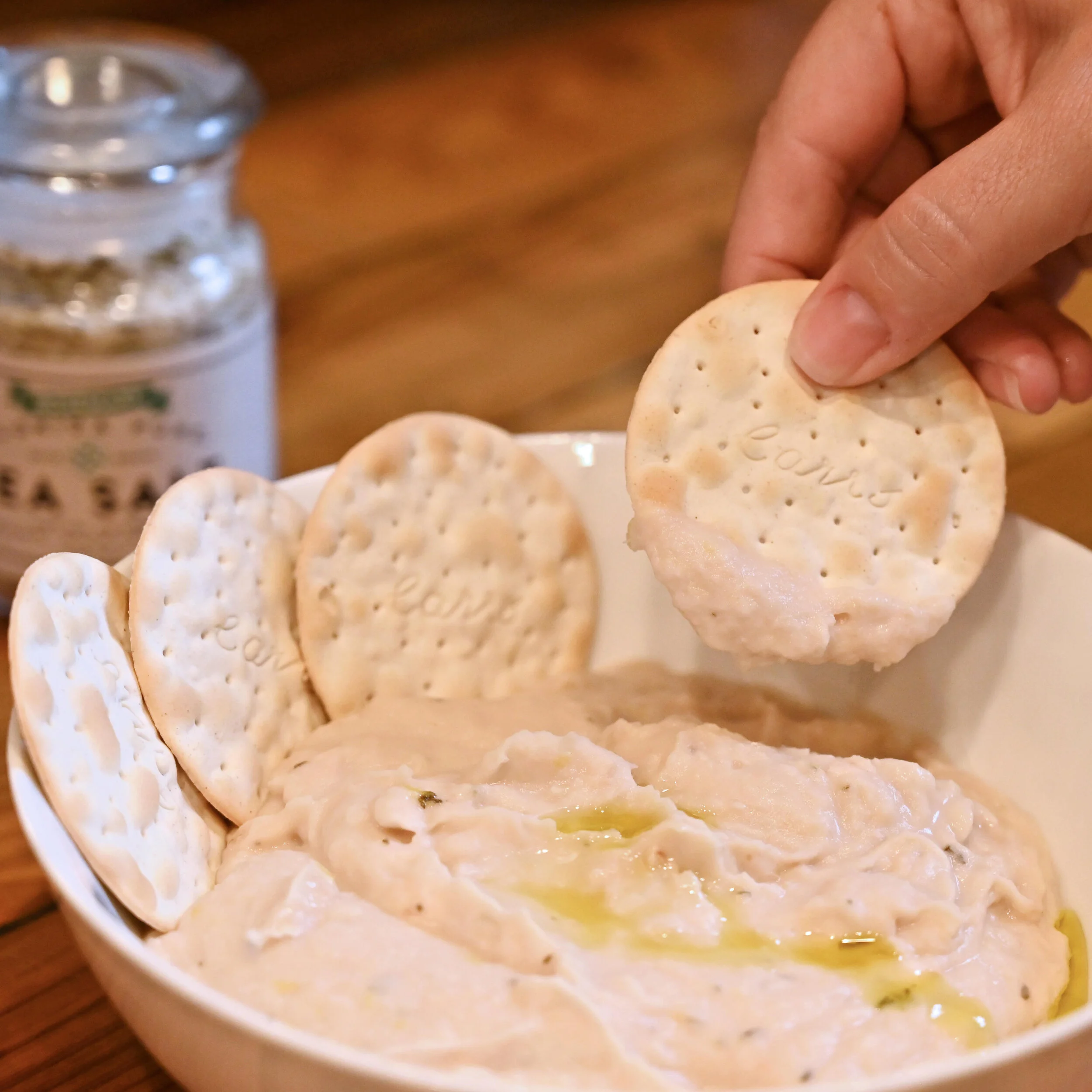 Roasted Garlic and Rosemary White Bean Dip