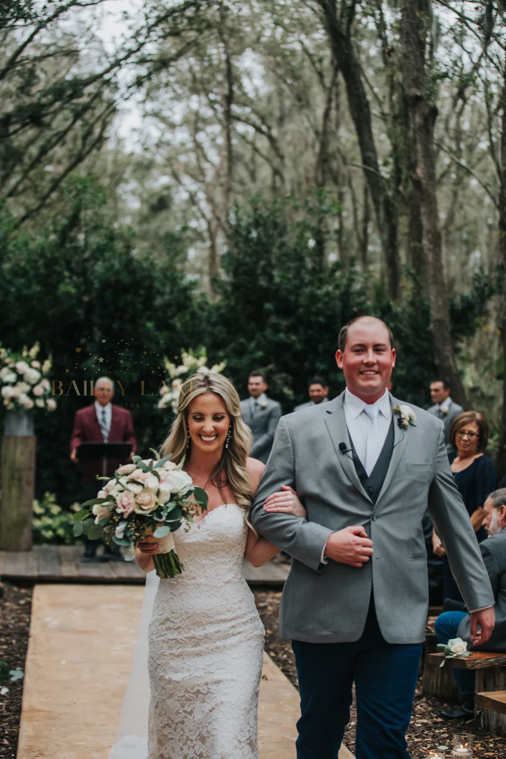 FLORIDA_RUSTIC_BARN_WEDDING (1 of 1)-39.jpg