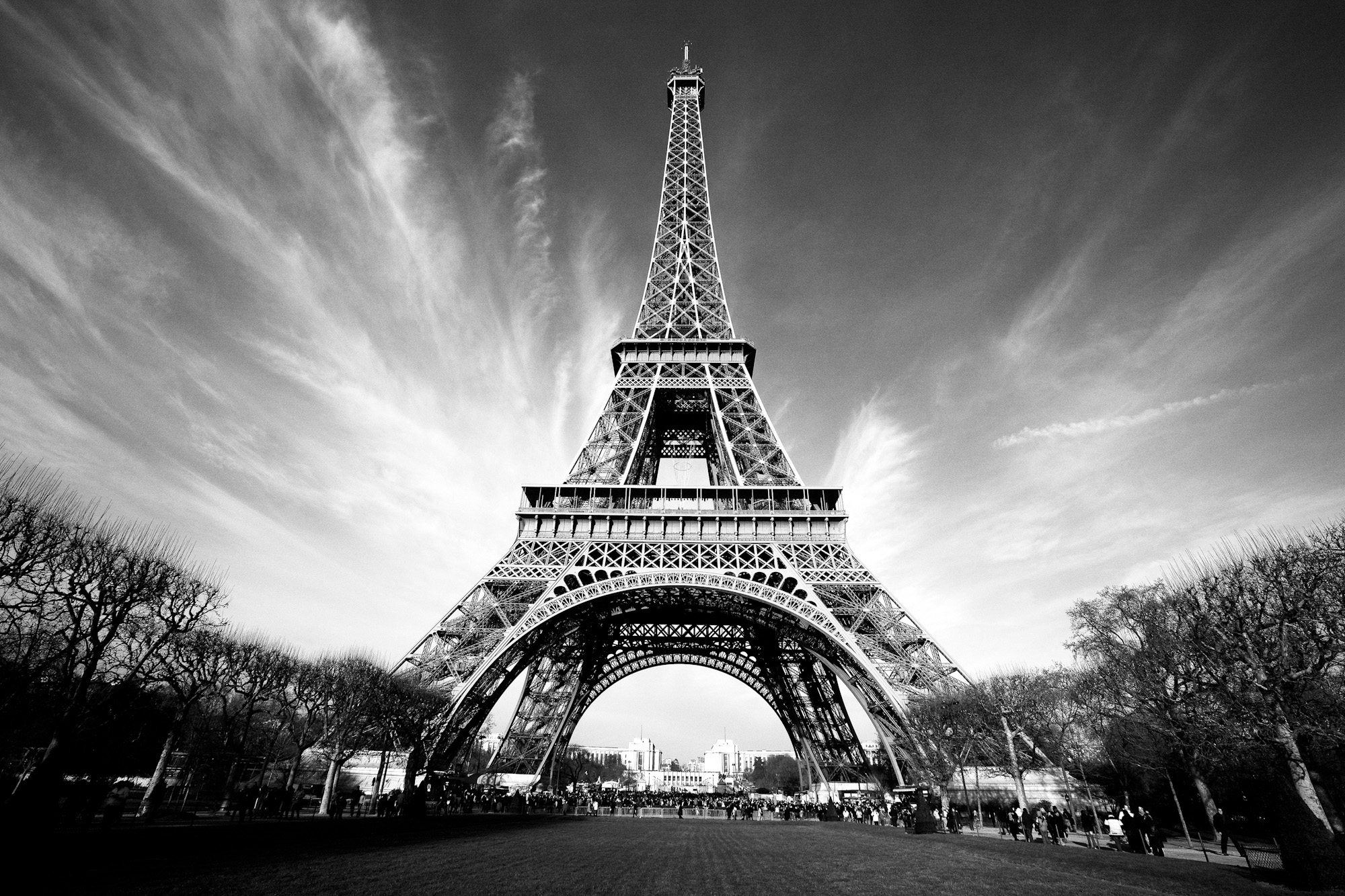 La_Tour_Paris.jpg