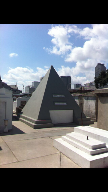 Nicolas cage's tomb