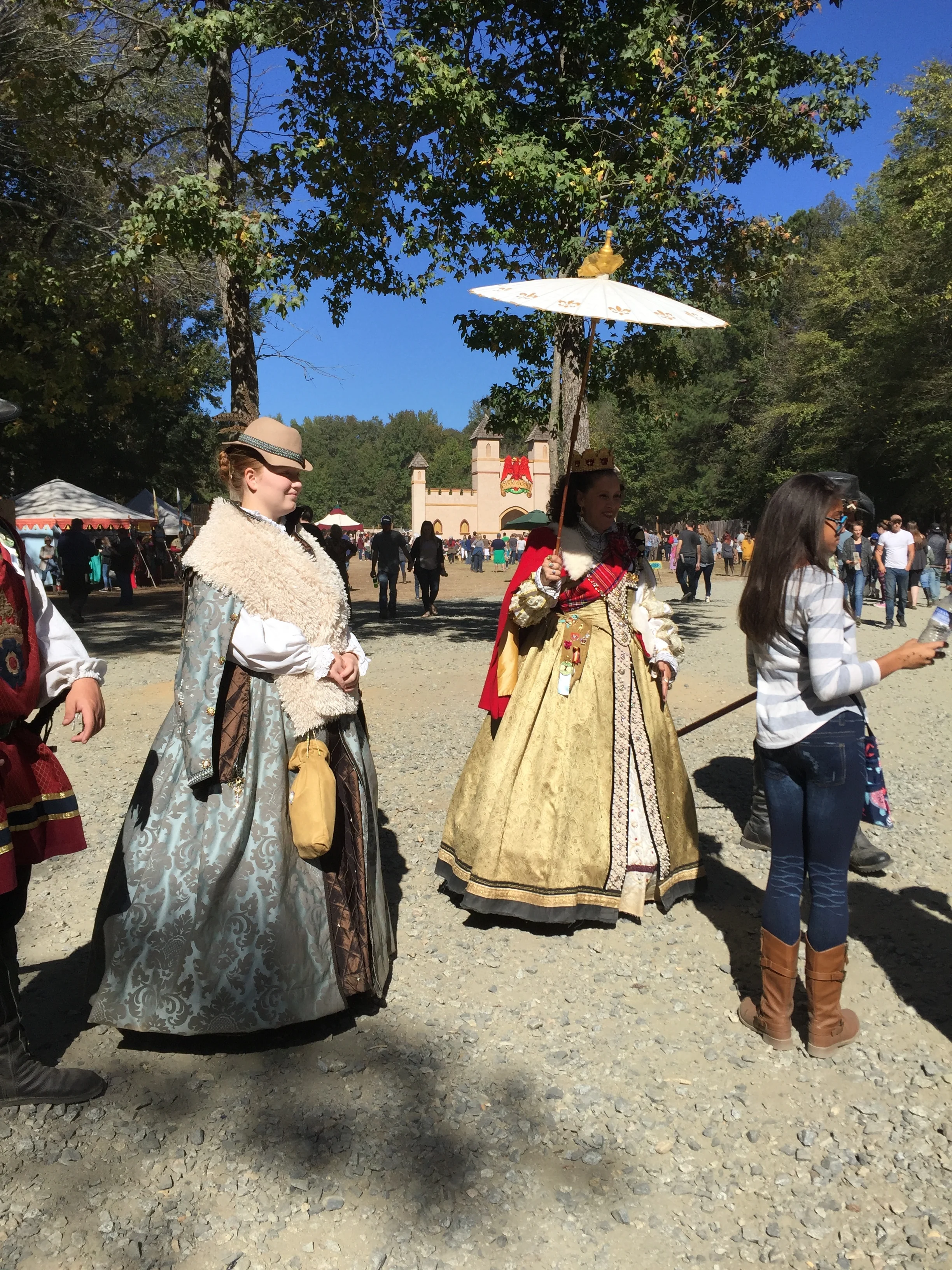 The queen and her court