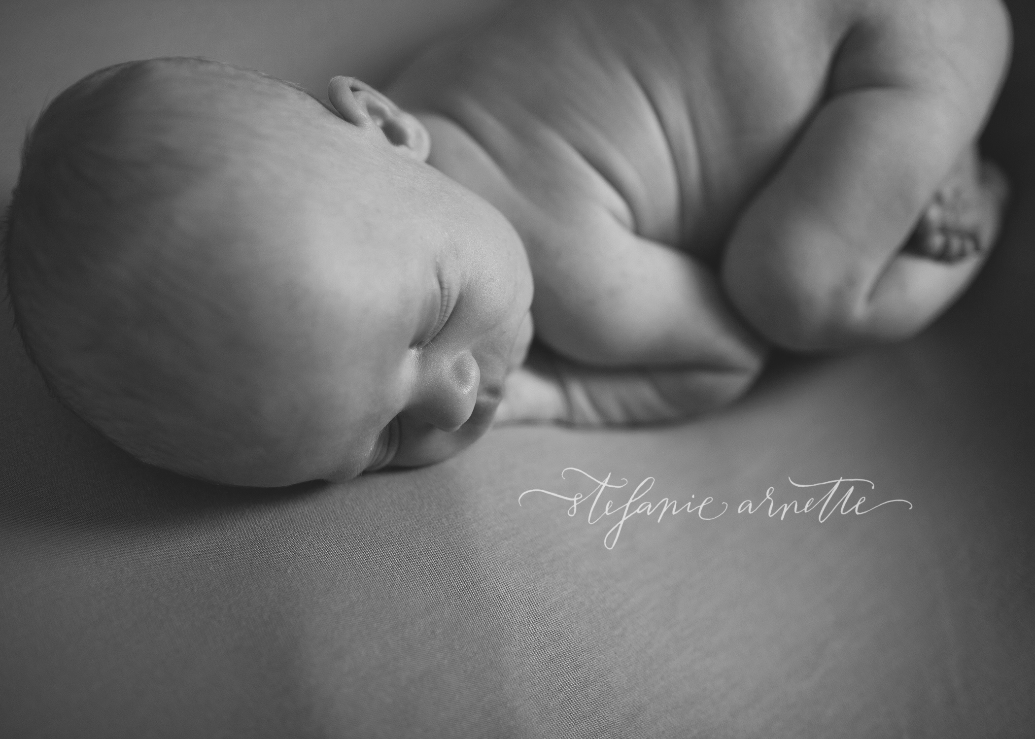 newborn-23bw.jpg